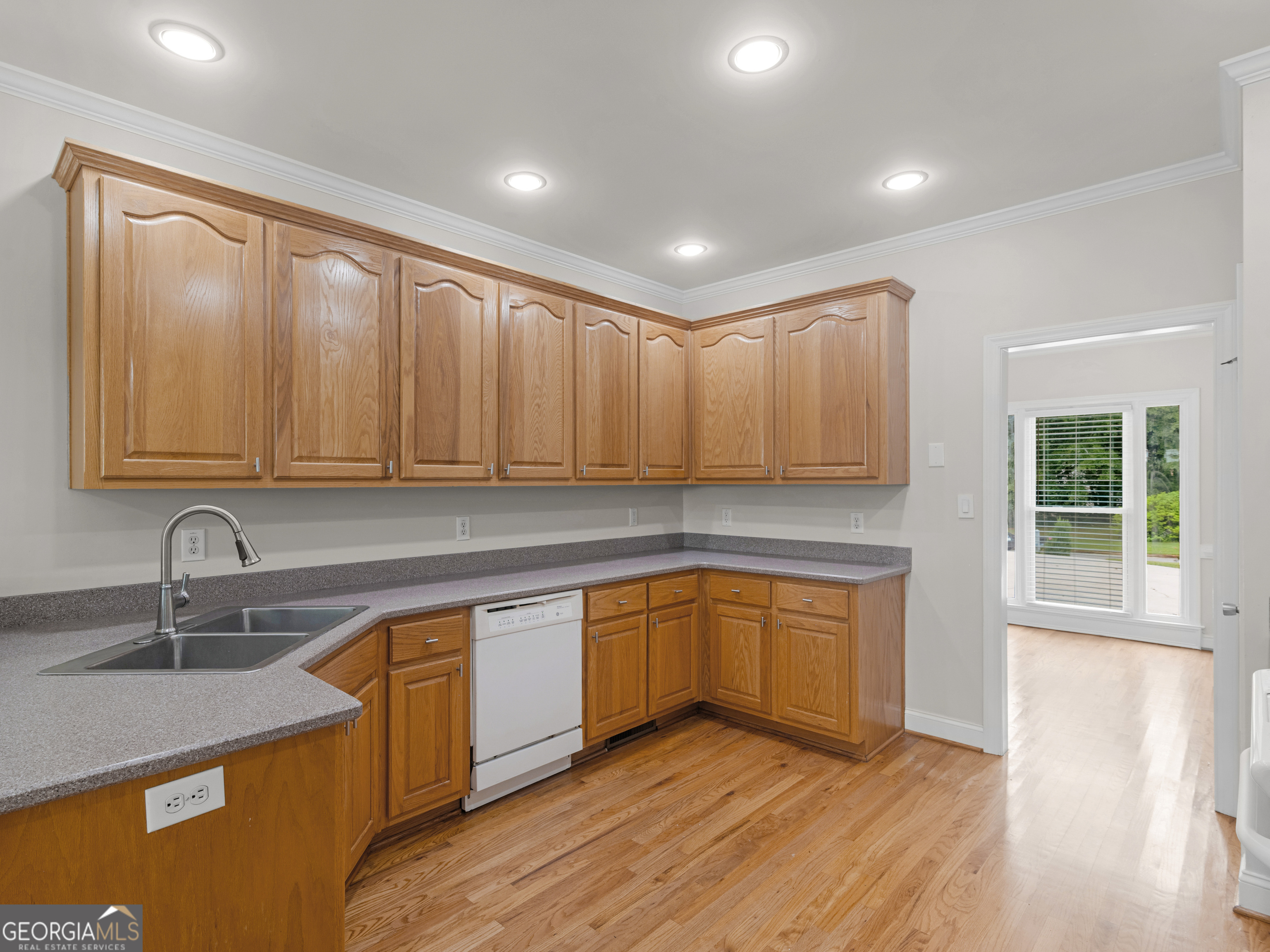 1445 Lake Forest Lane Property Photo 12