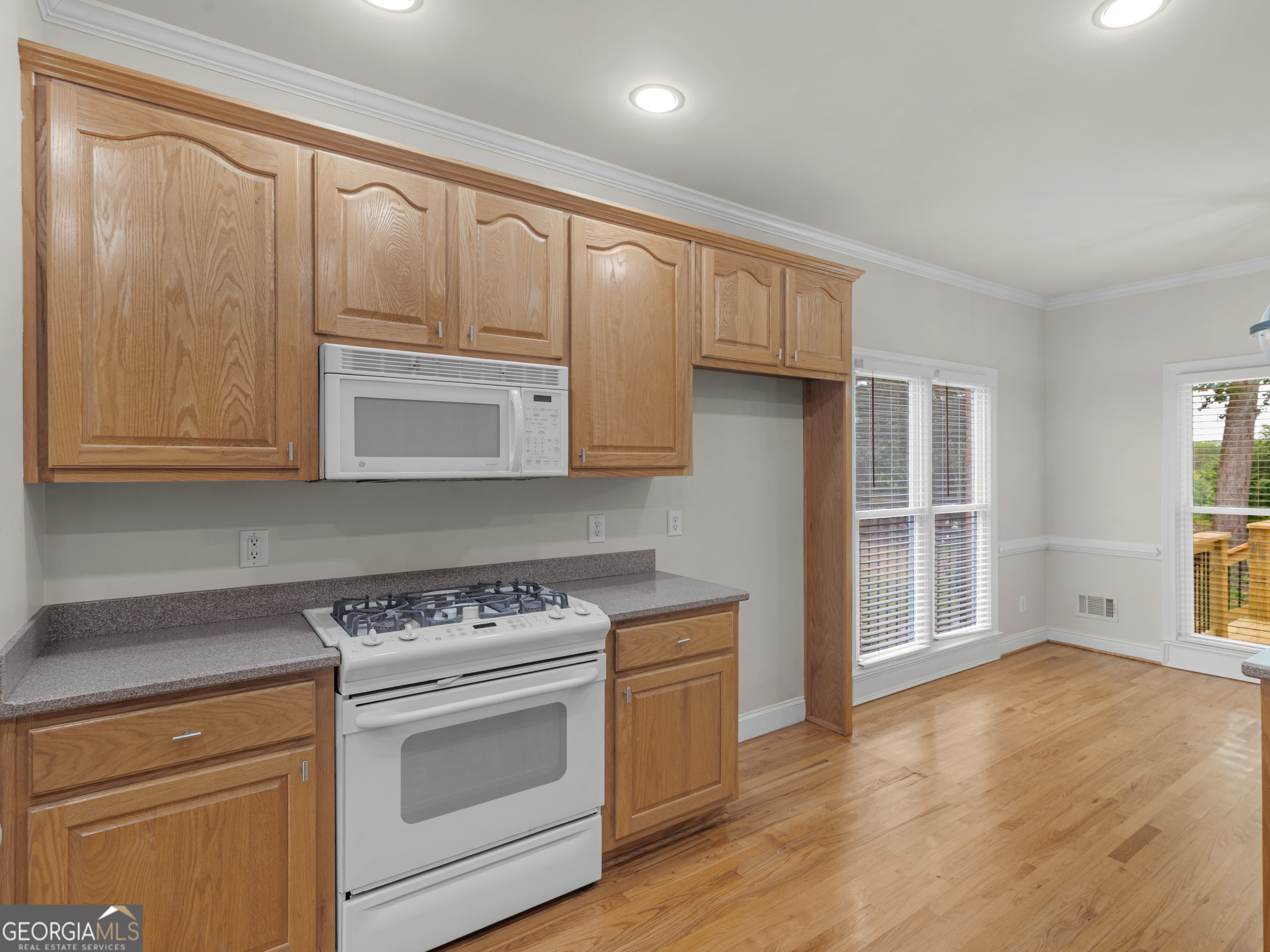 1445 Lake Forest Lane Property Photo 13