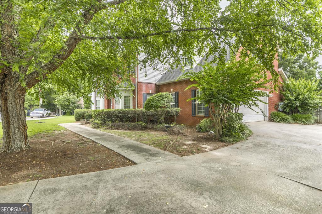 208 Martin Terrace Property Photo 2