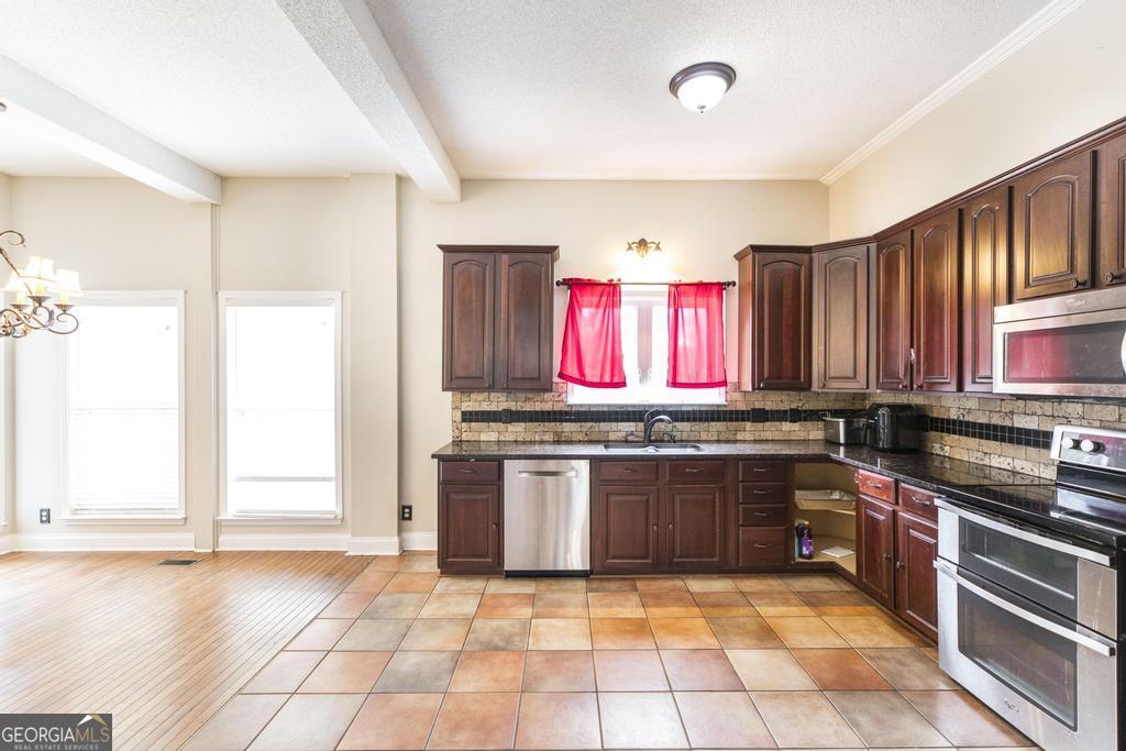 208 Martin Terrace Property Photo 18