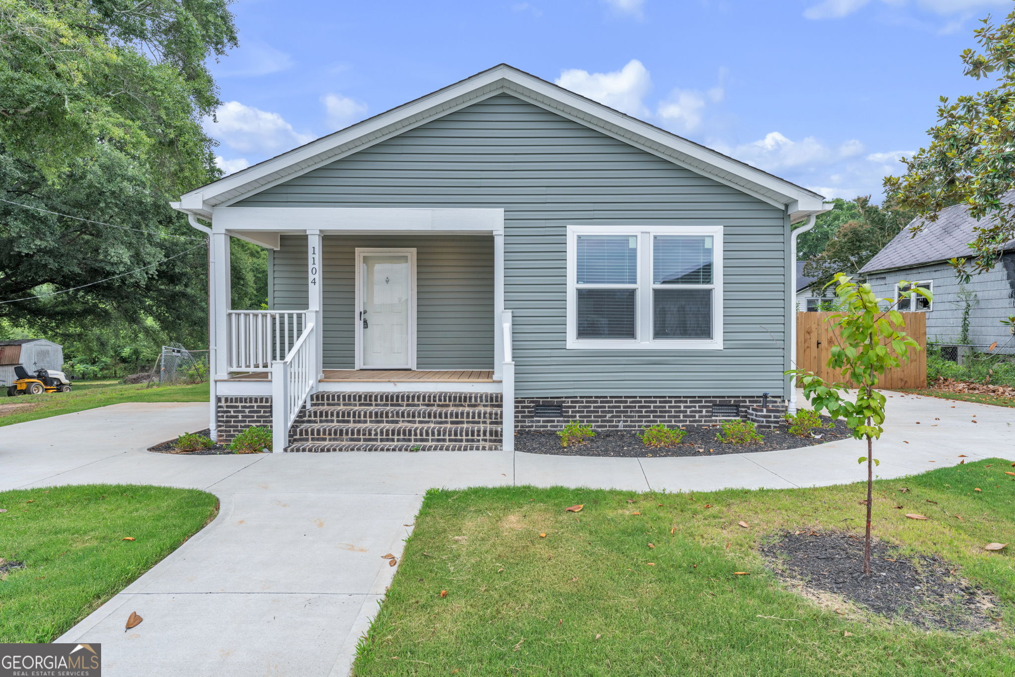 1104 E Front Street