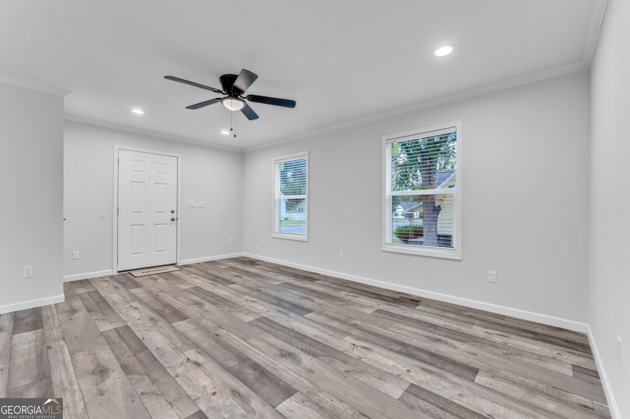 1104 E Front Street Property Photo 3