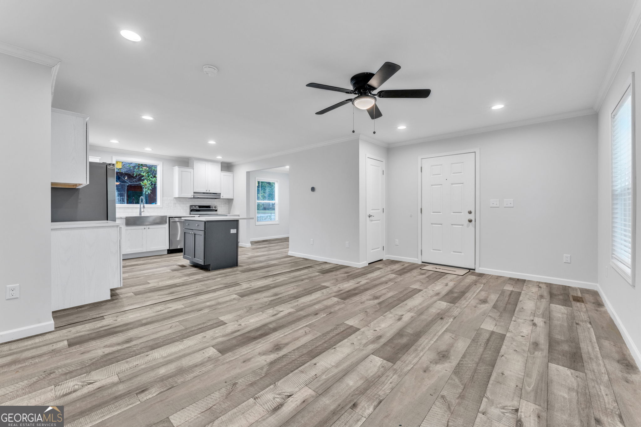1104 E Front Street Property Photo 5