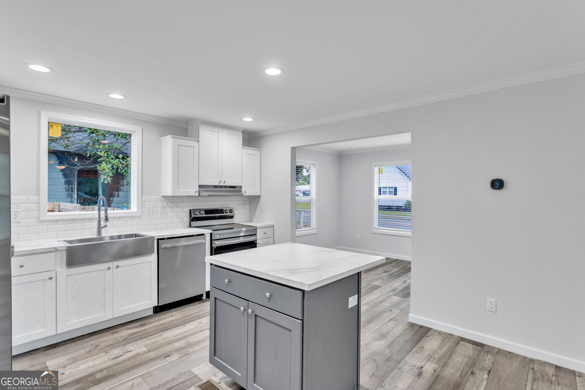 1104 E Front Street Property Photo 6