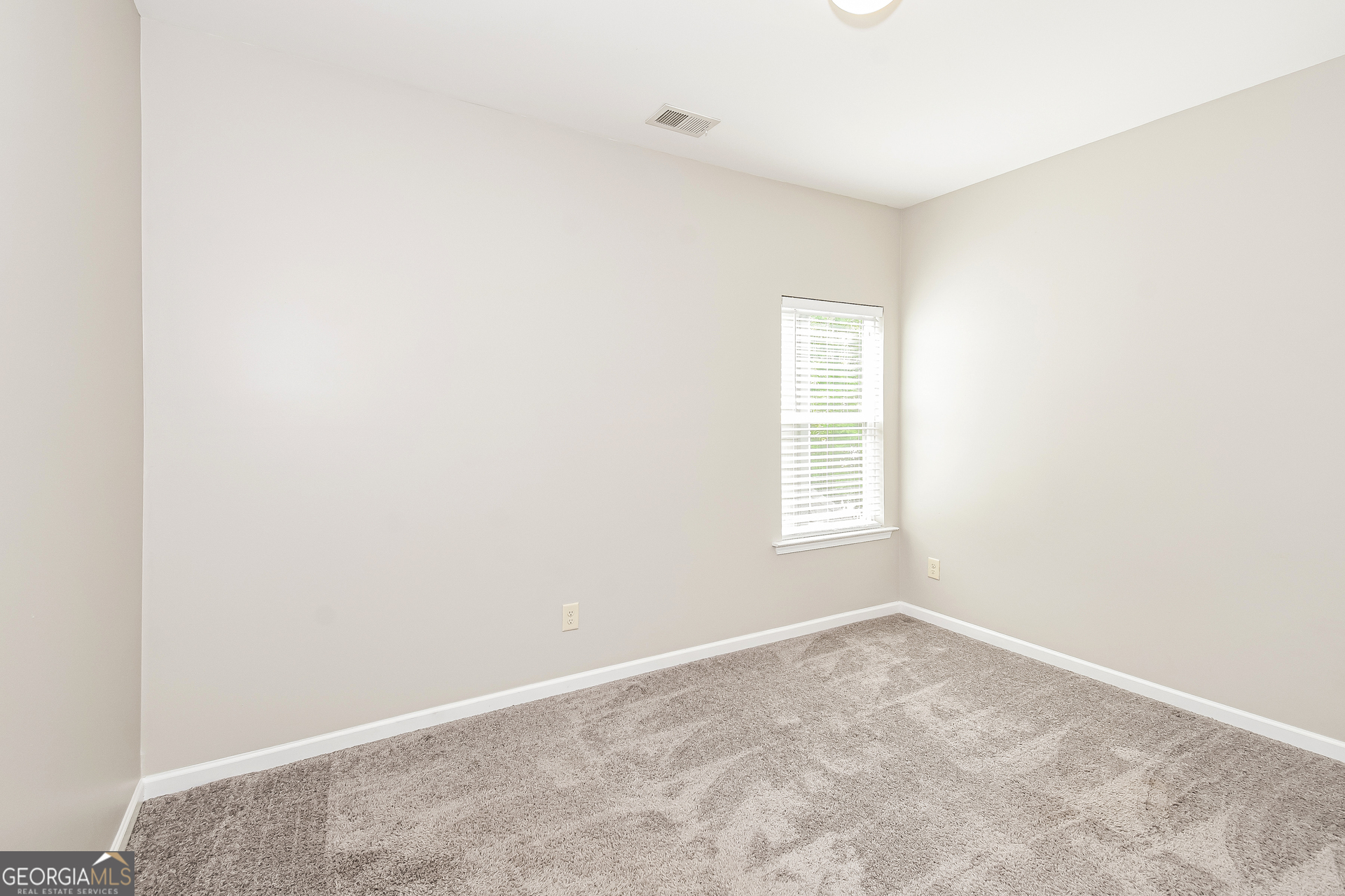 109 Cessna Drive Property Photo 9