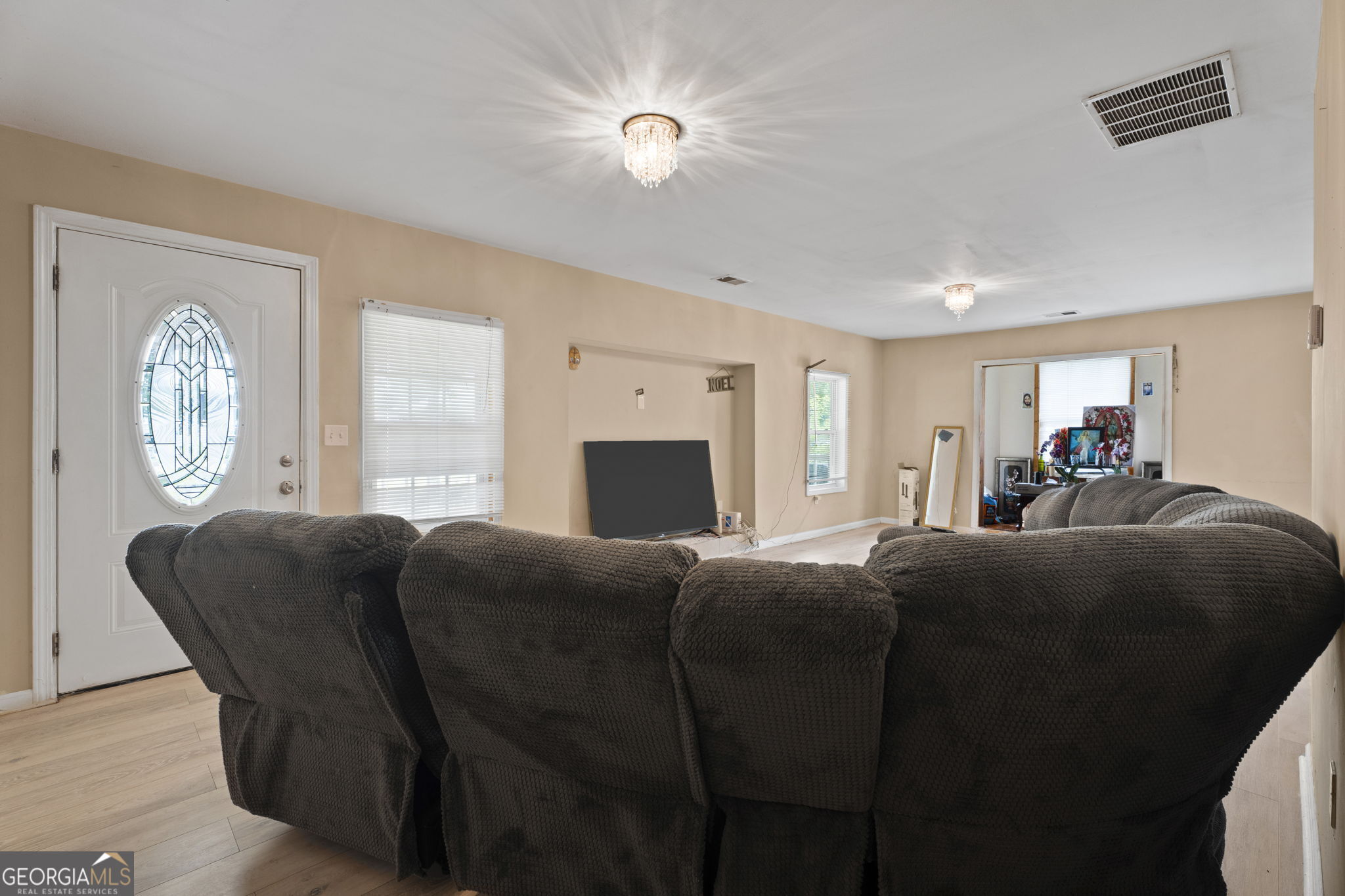 123 South Avenue Property Photo 8