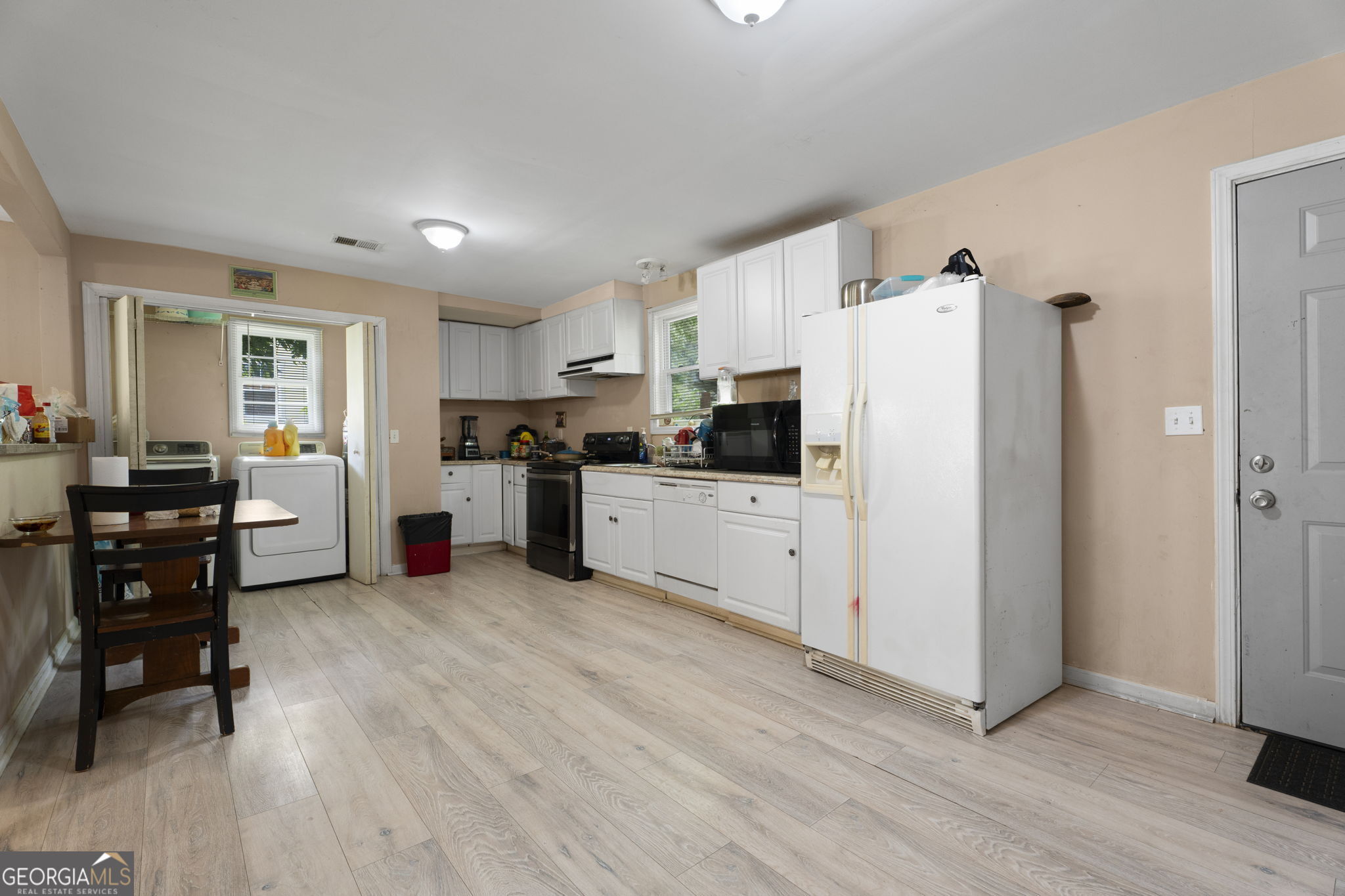 123 South Avenue Property Photo 12