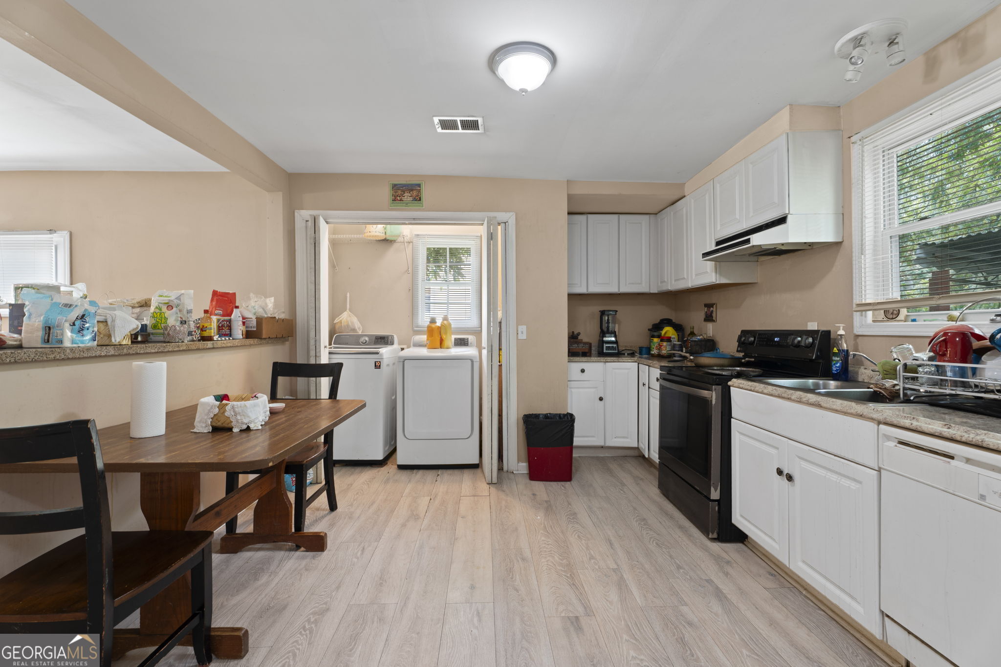 123 South Avenue Property Photo 14