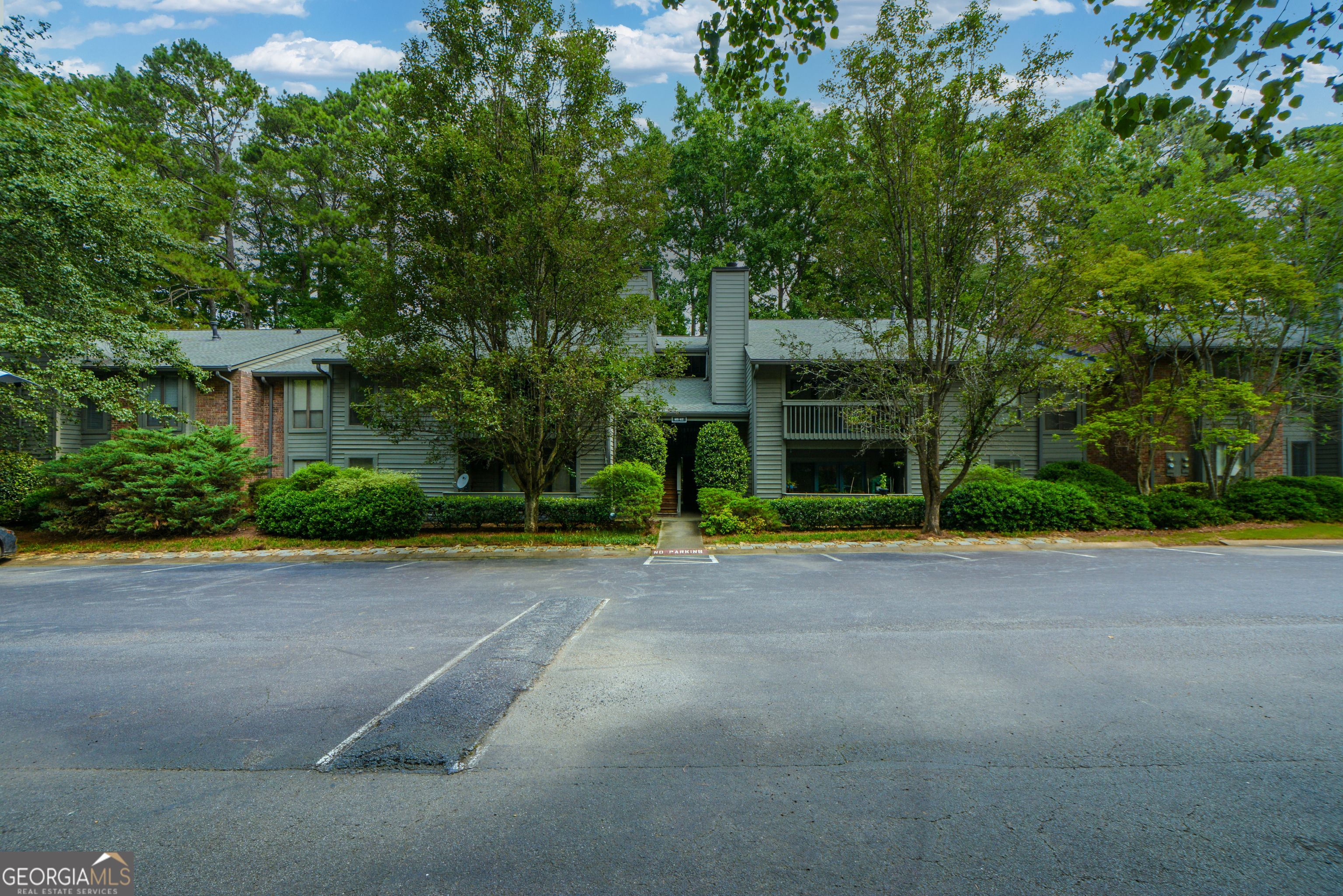 612 Tuxworth Circle Property Photo 1