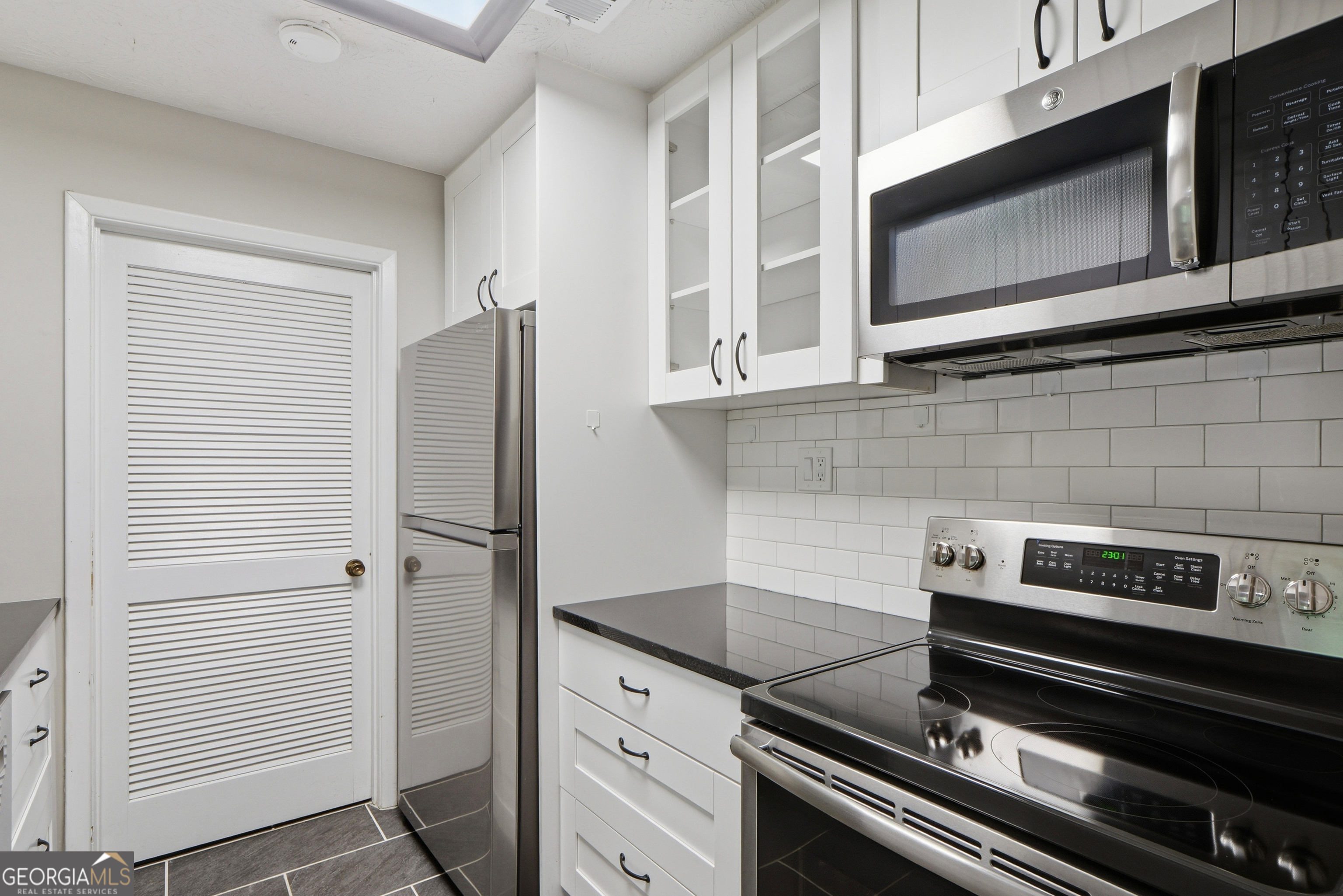 612 Tuxworth Circle Property Photo 17