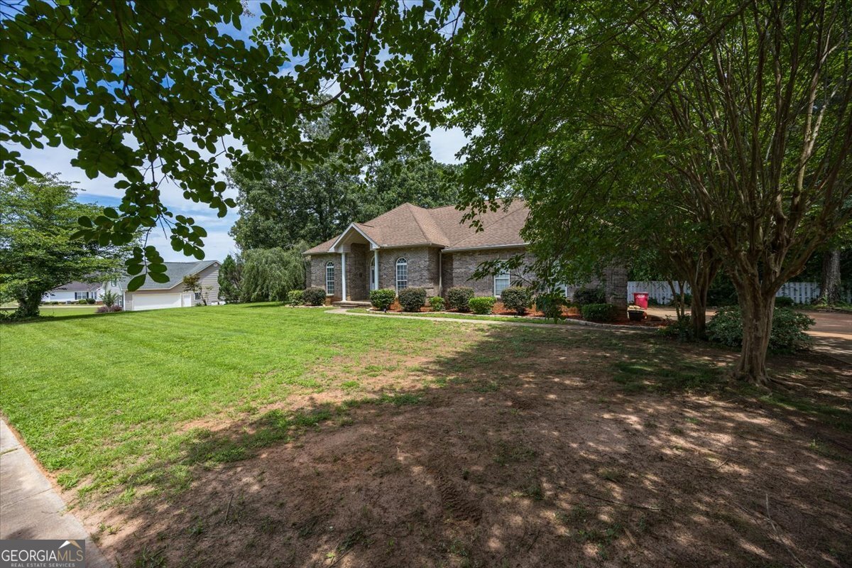 156 Henry Drive Property Photo 2