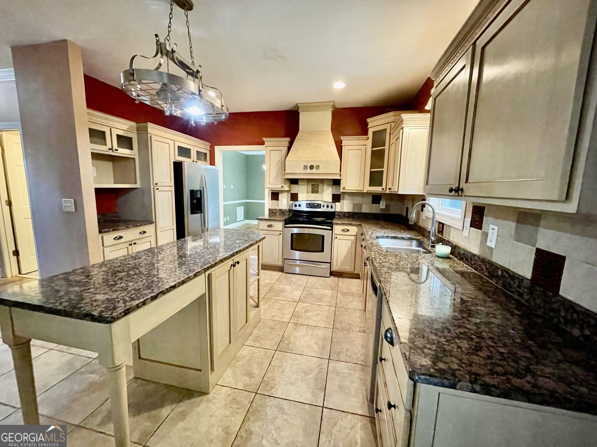 495 Bragg Road Property Photo 4