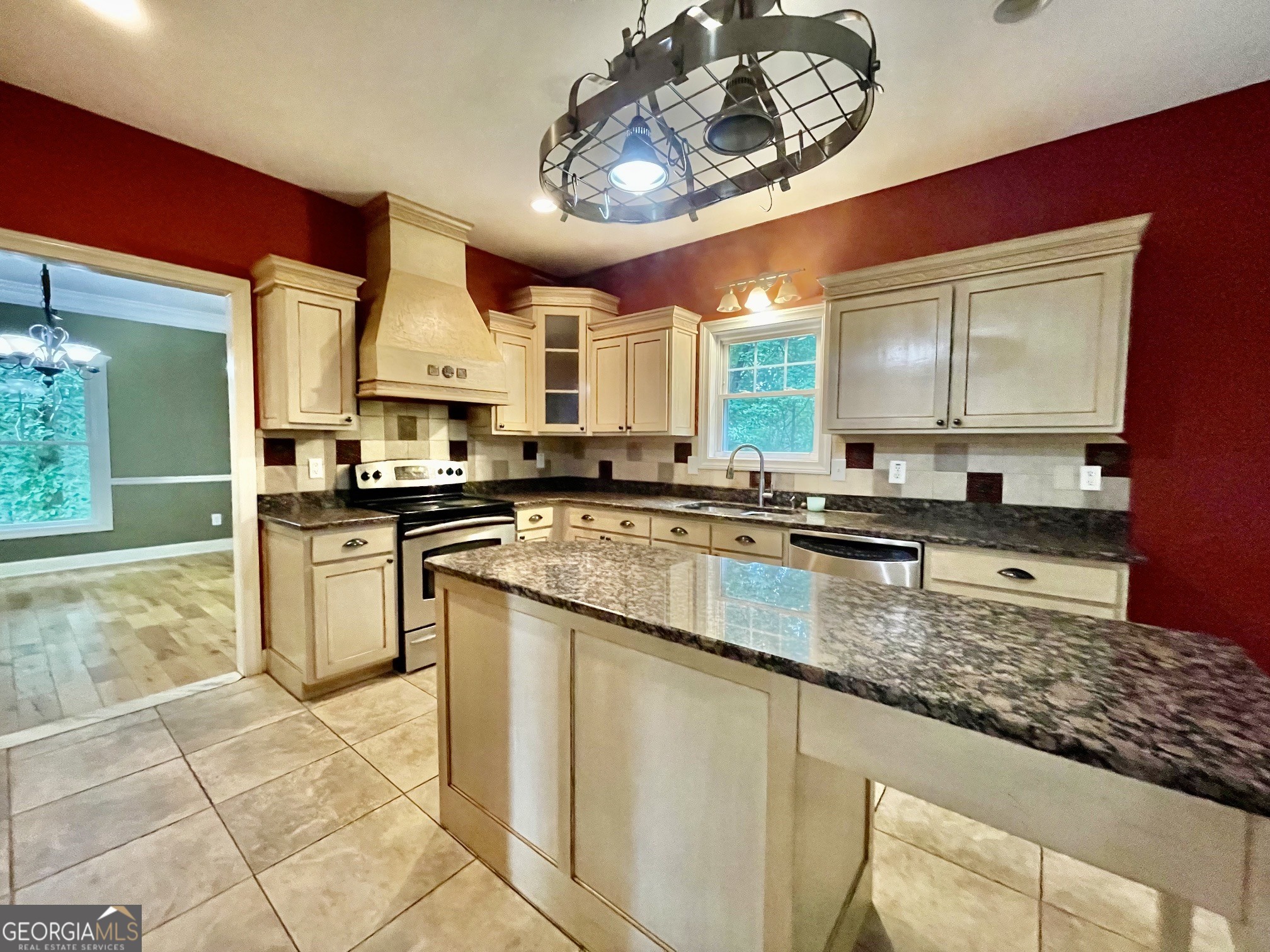 495 Bragg Road Property Photo 6