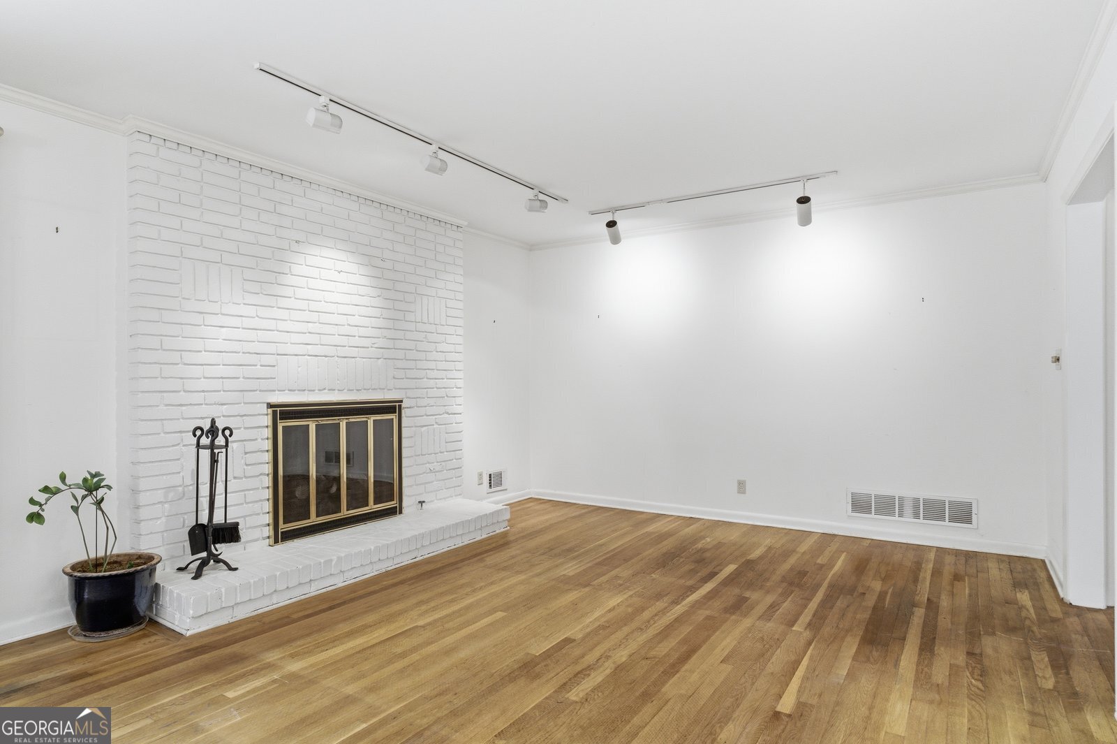 955 Vistavia Circle Property Photo 4
