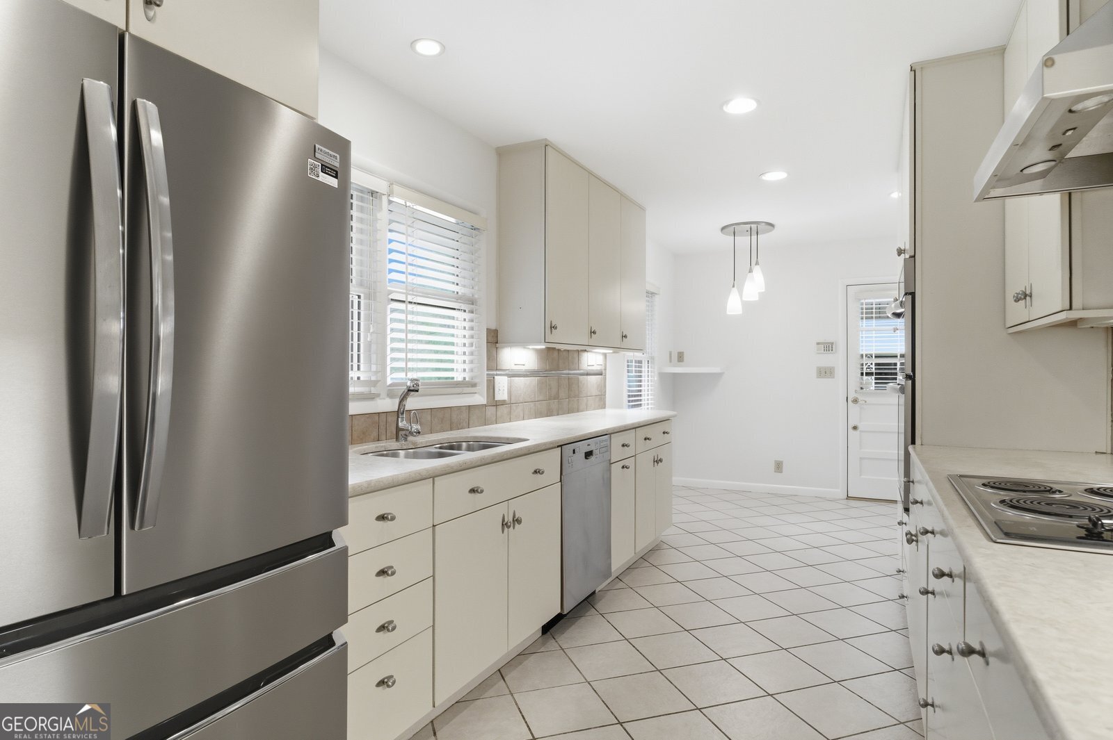 955 Vistavia Circle Property Photo 12