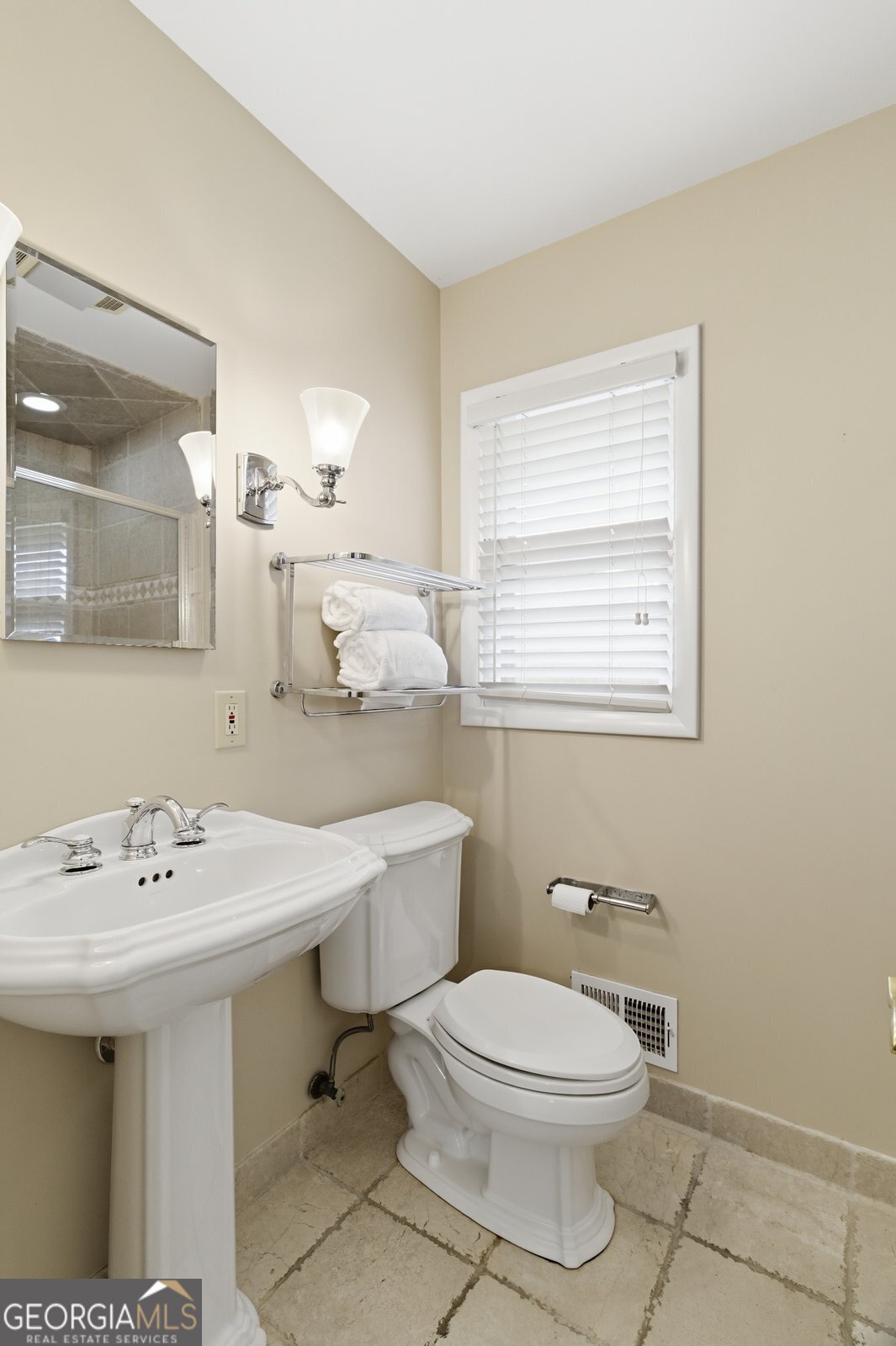 955 Vistavia Circle Property Photo 15