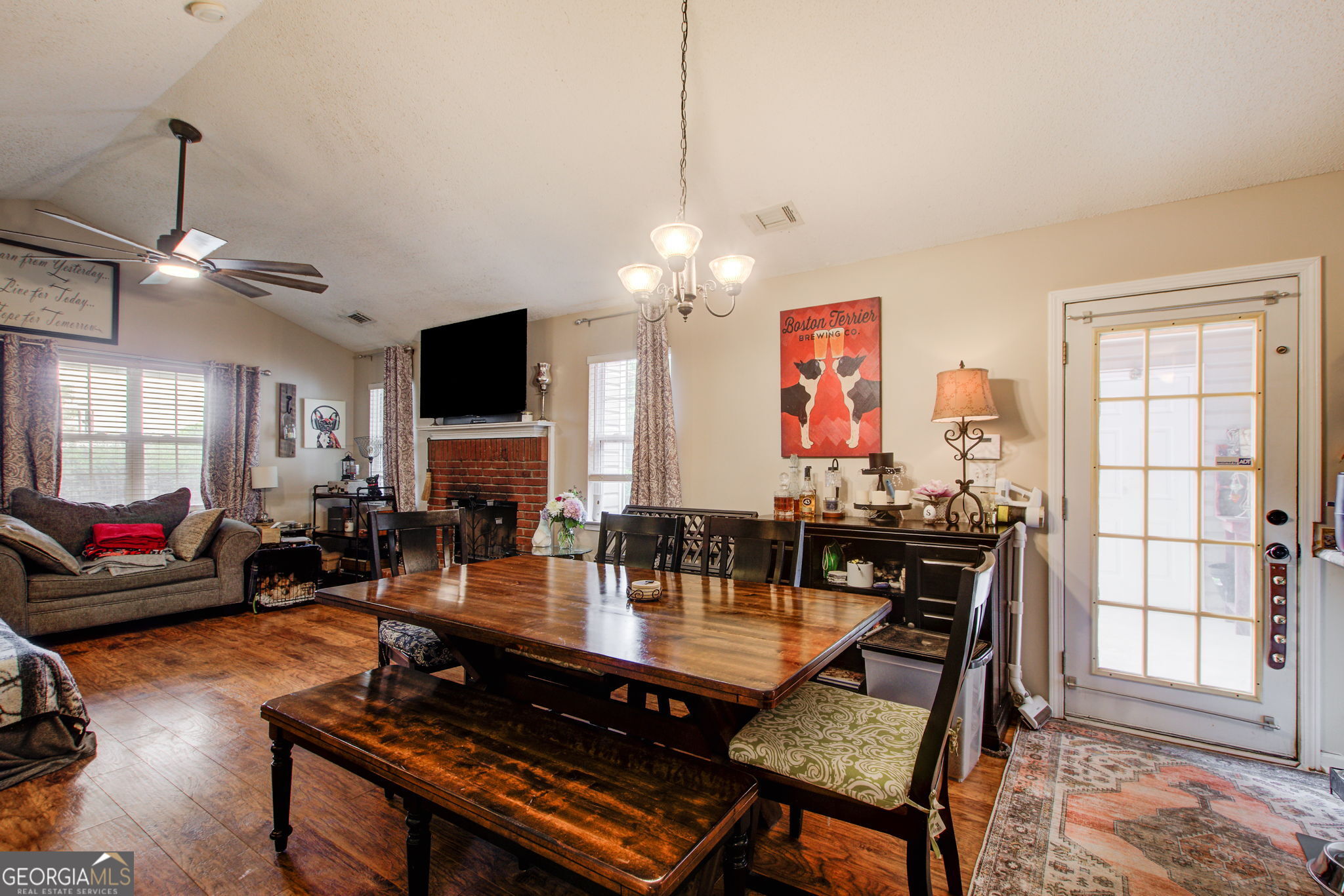 204 Crystal Court Property Photo 6