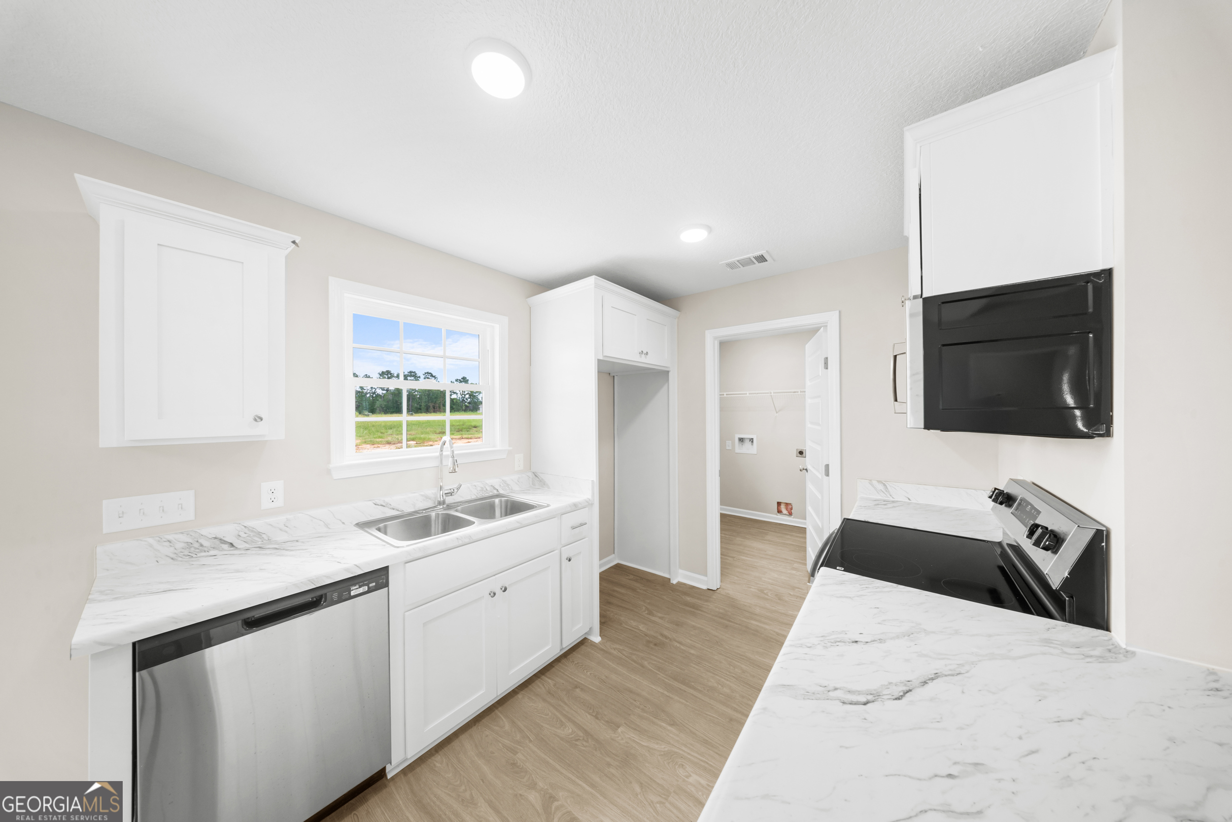 511 Nickies Way Property Photo 4