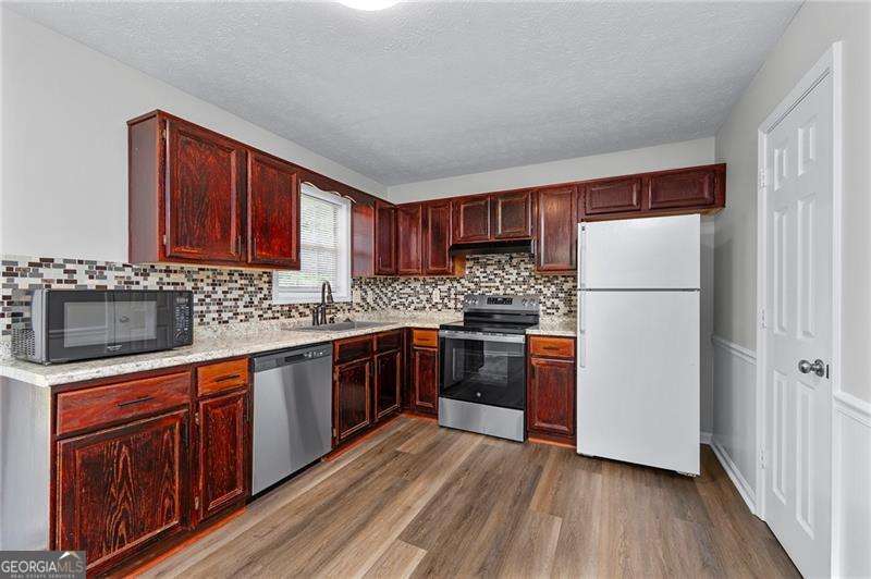 24 Green Acre Lane Property Photo 8