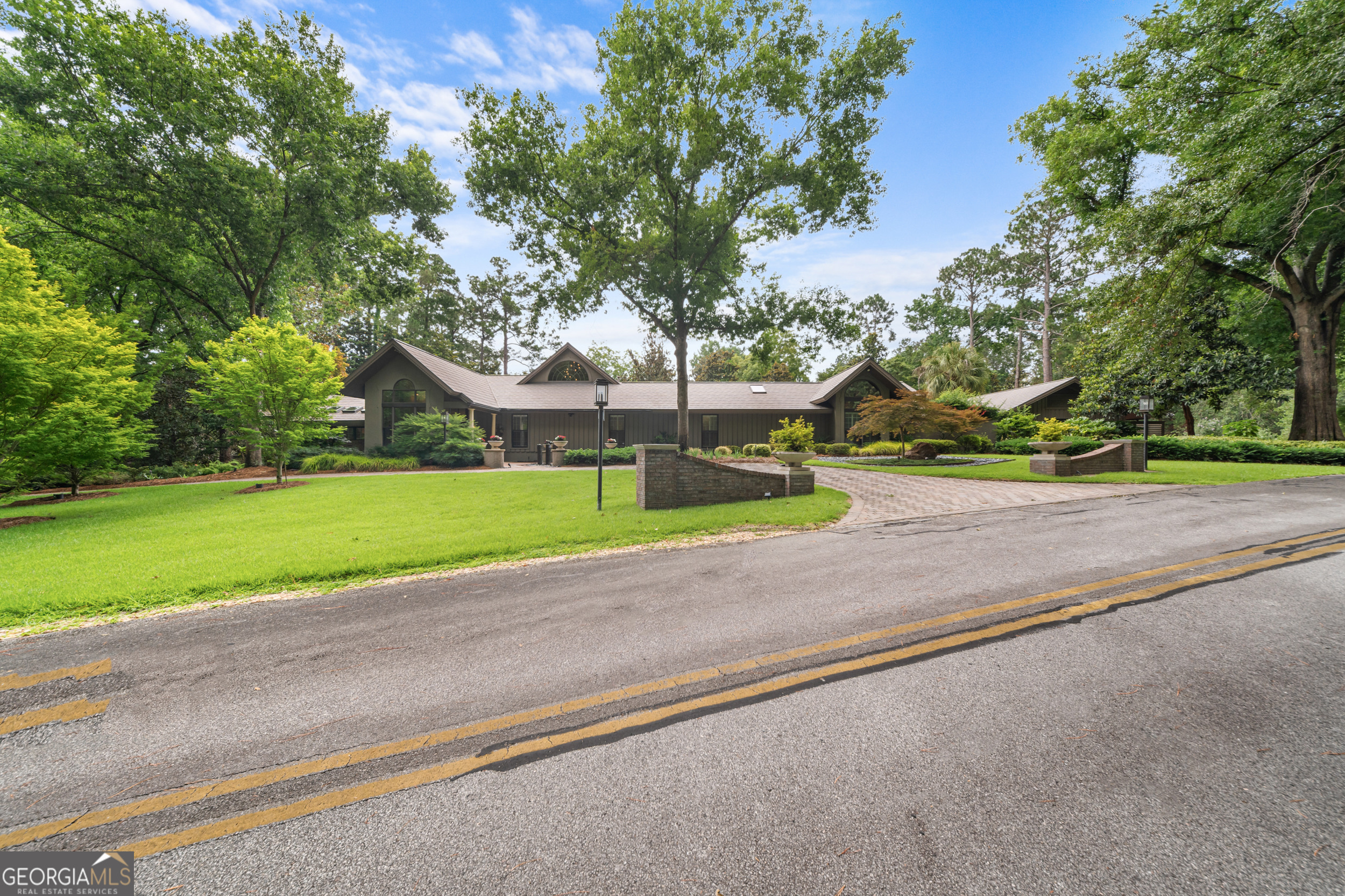 233 Azalea Drive Property Photo 9