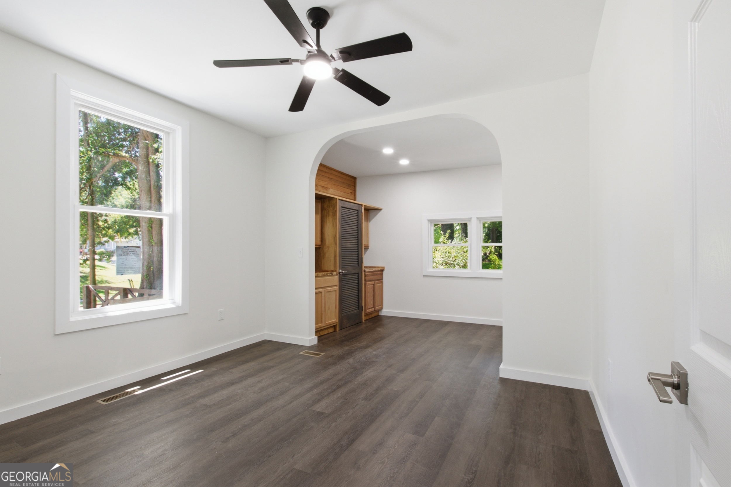162 Falls Road Property Photo 4