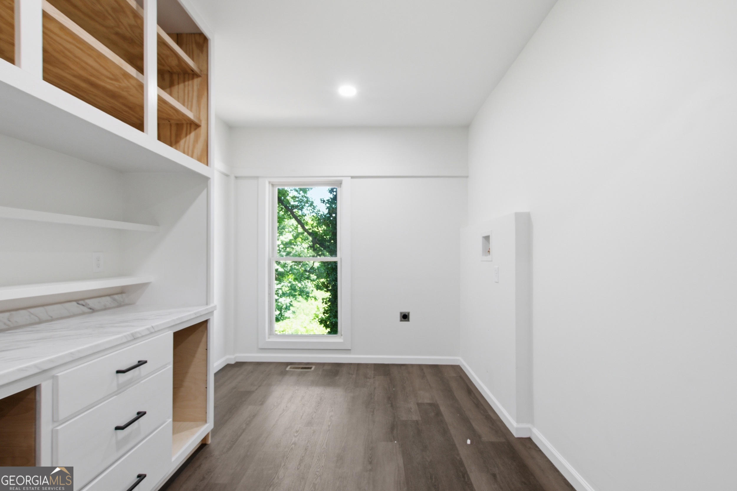 162 Falls Road Property Photo 13