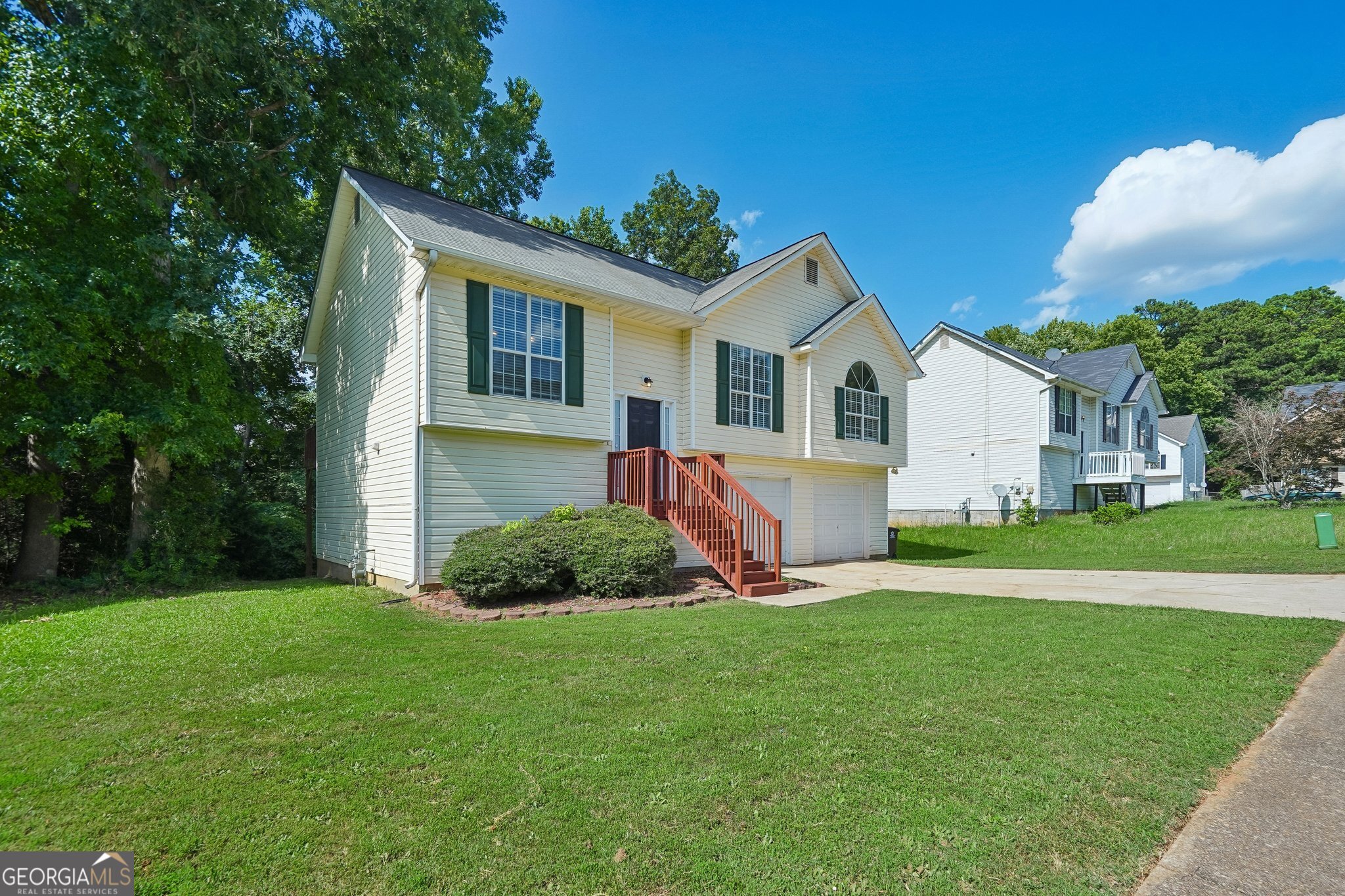 403 Edgewood Drive Property Photo 3