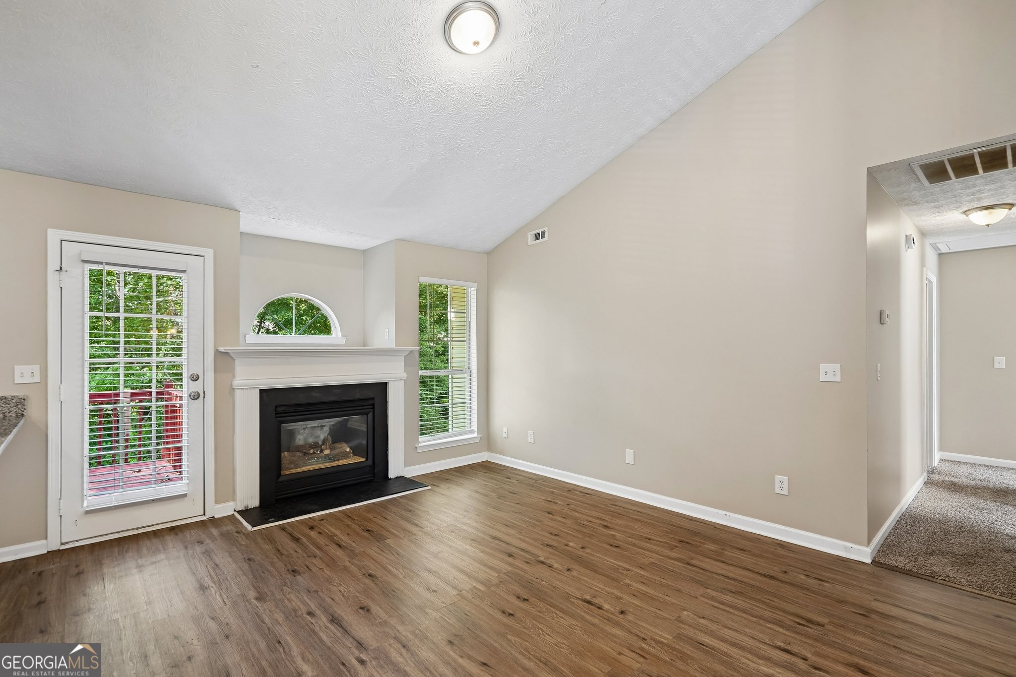 403 Edgewood Drive Property Photo 5