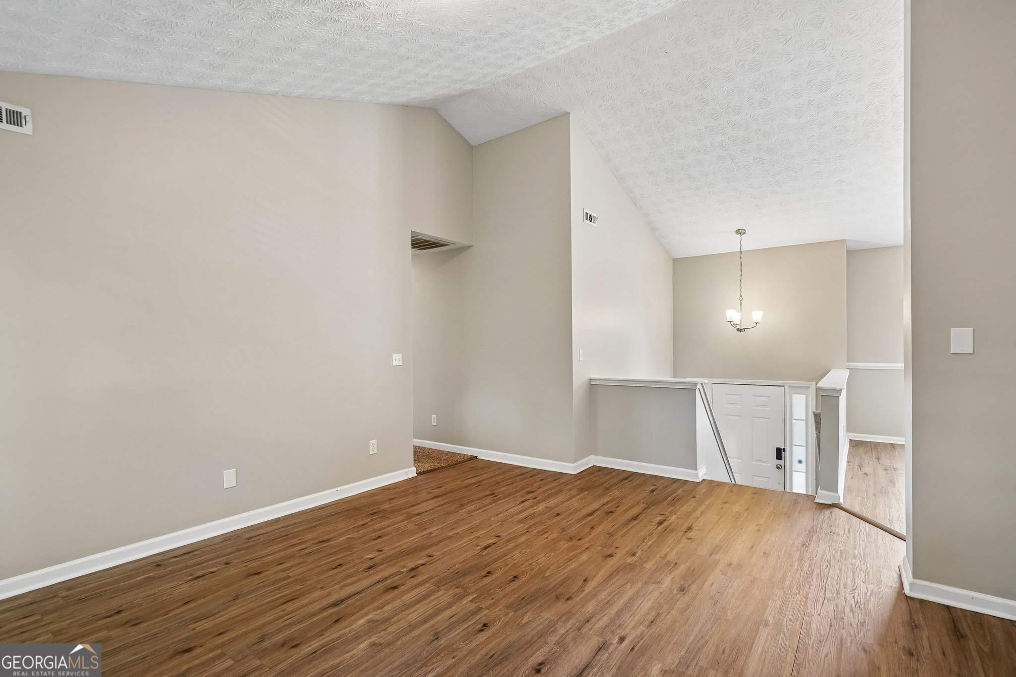 403 Edgewood Drive Property Photo 9