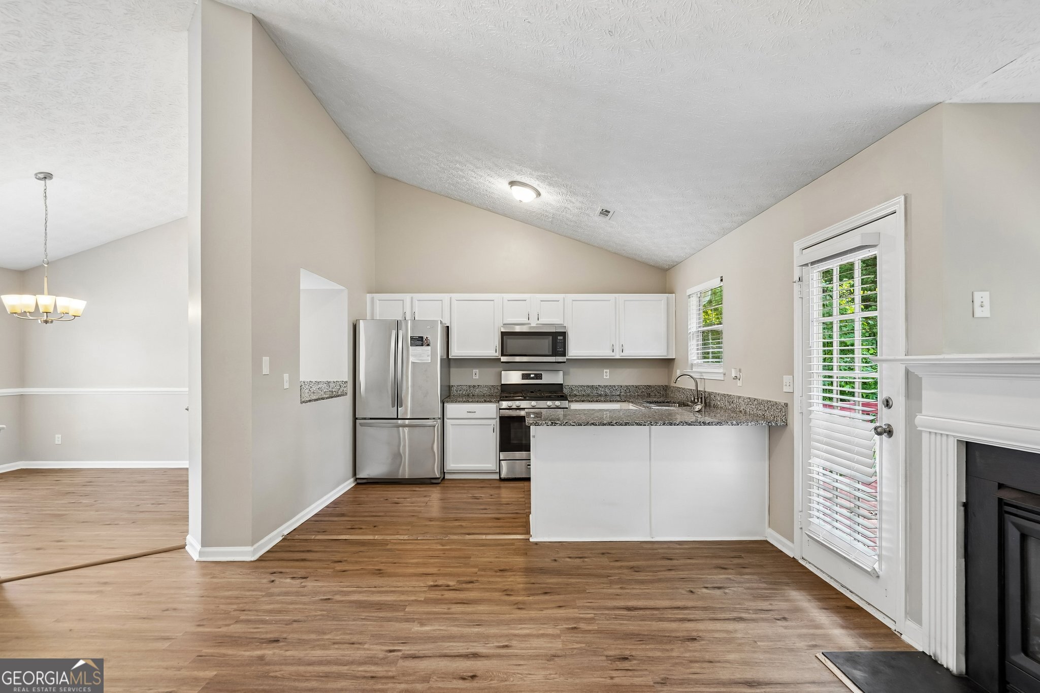 403 Edgewood Drive Property Photo 11