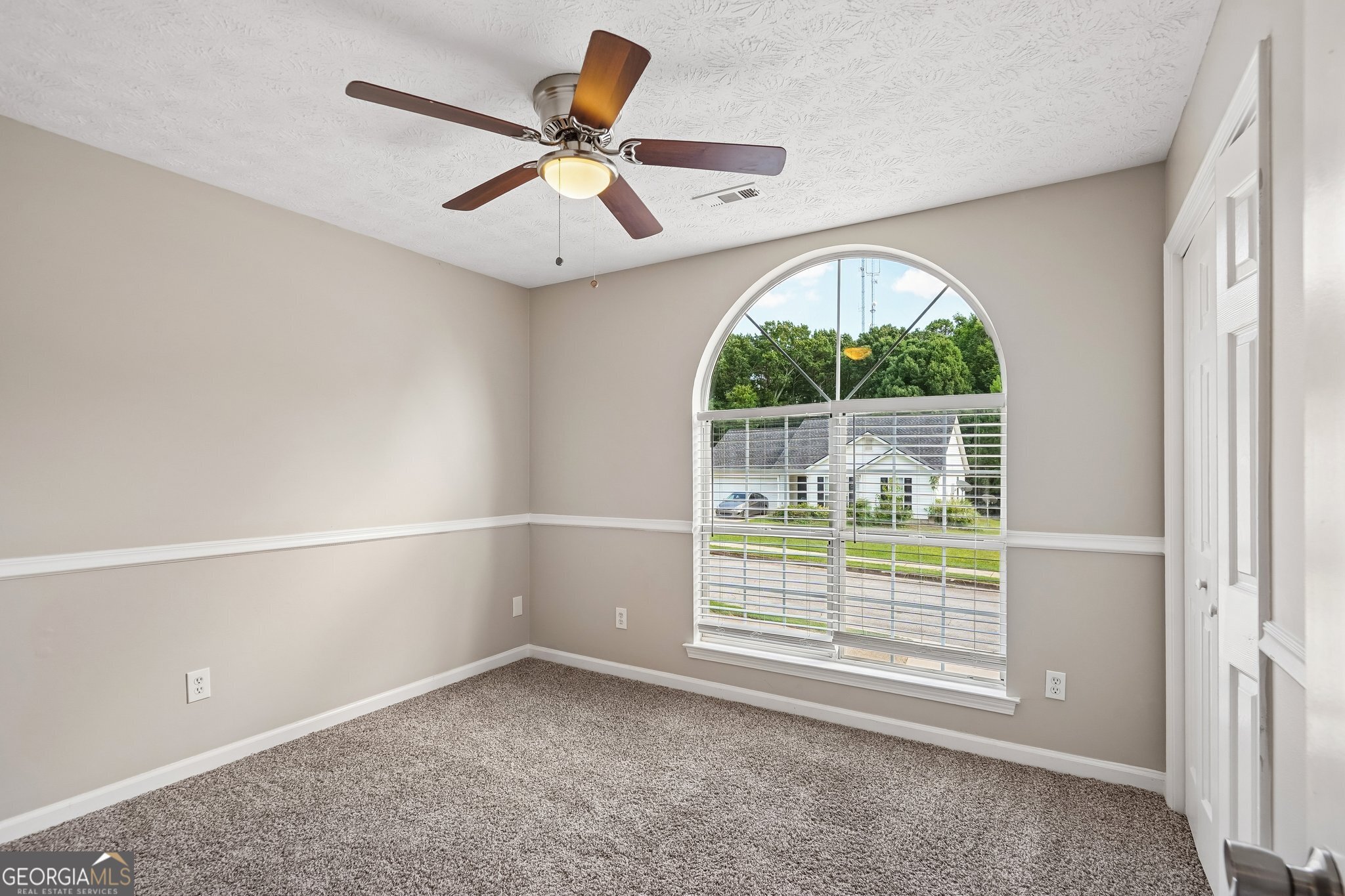 403 Edgewood Drive Property Photo 17