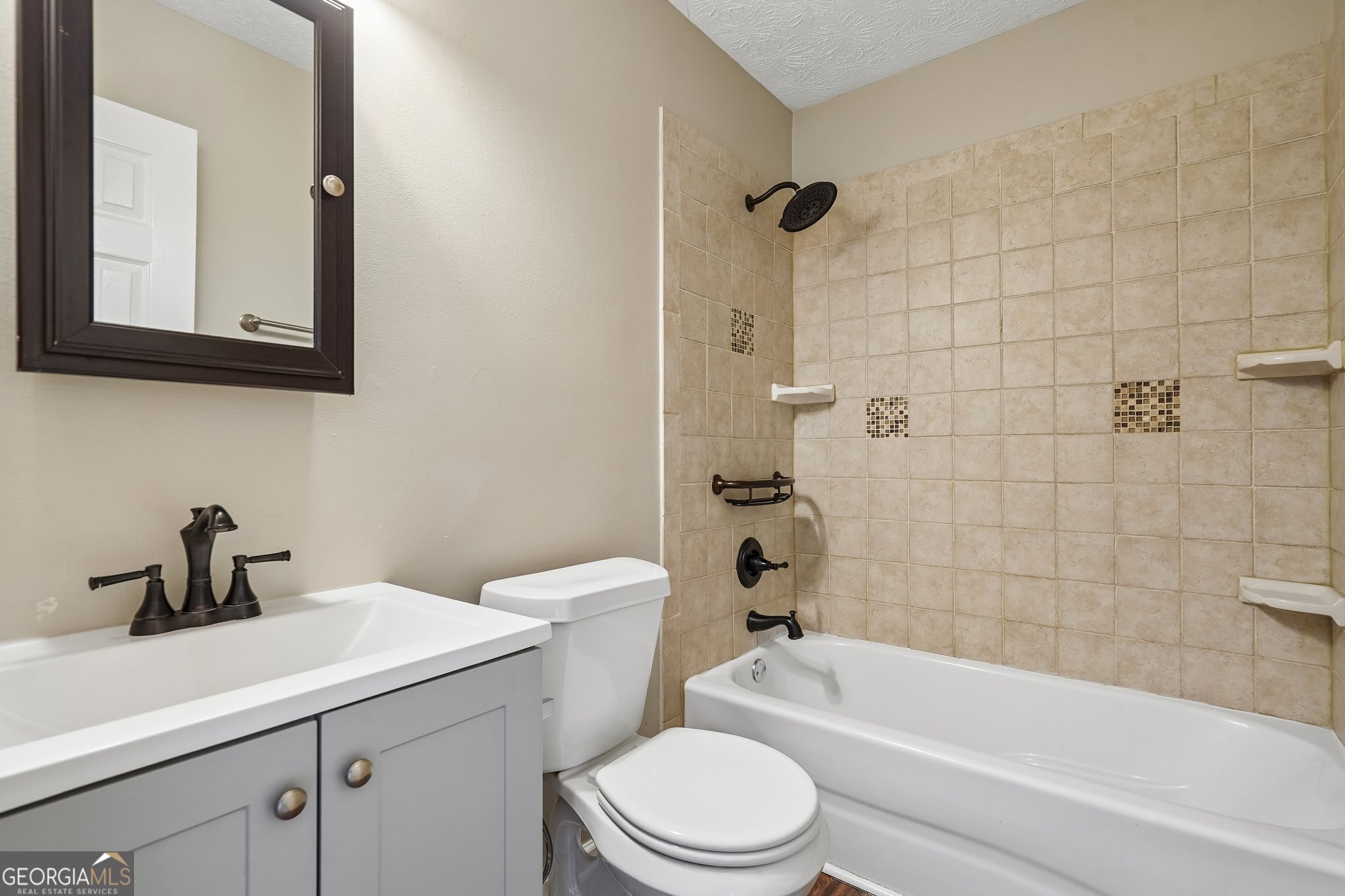 403 Edgewood Drive Property Photo 18