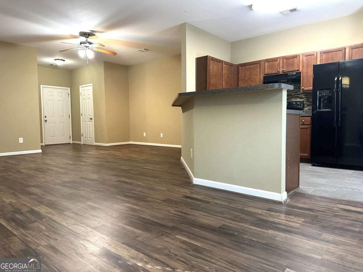 538 Oakside Place Property Photo 6