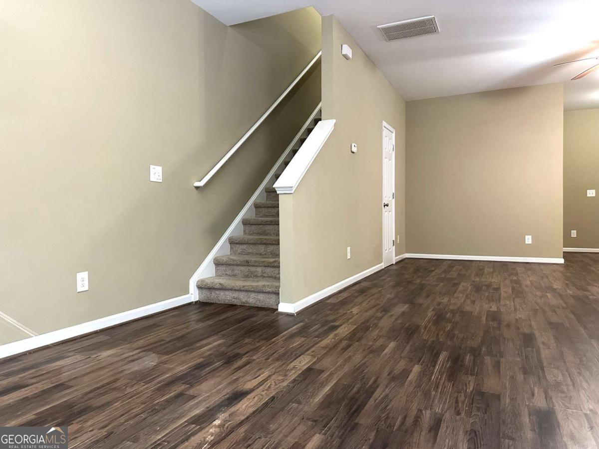 538 Oakside Place Property Photo 10