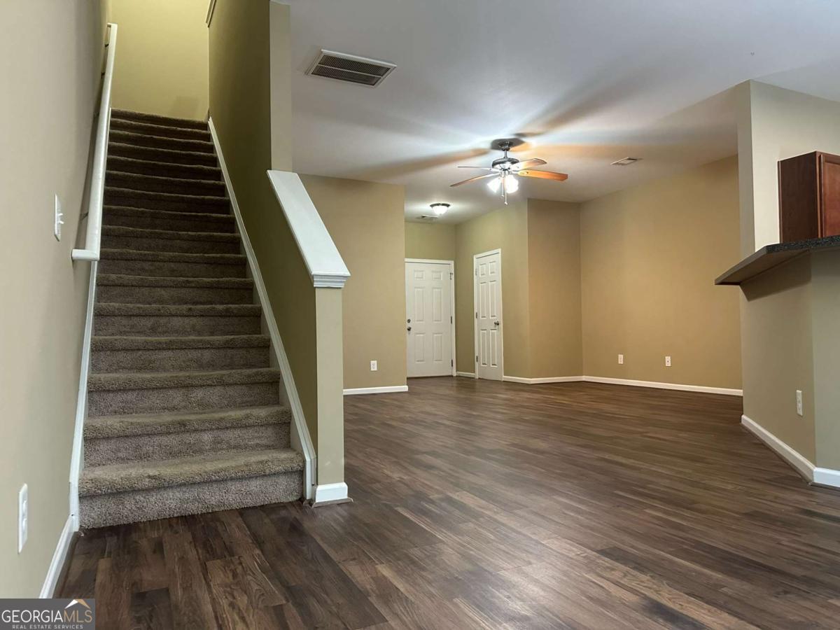 538 Oakside Place Property Photo 11