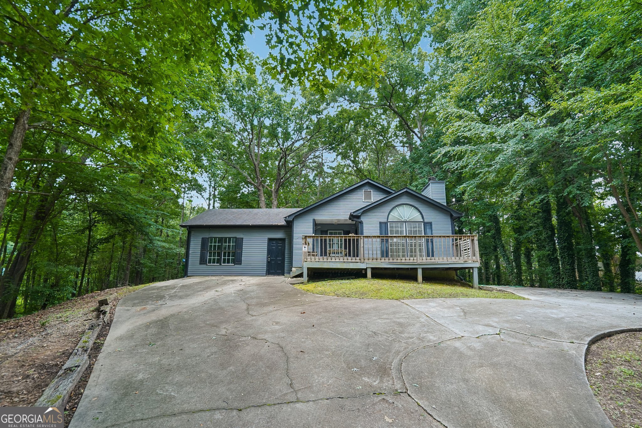 217 Rainey Brooke Drive Property Photo 2