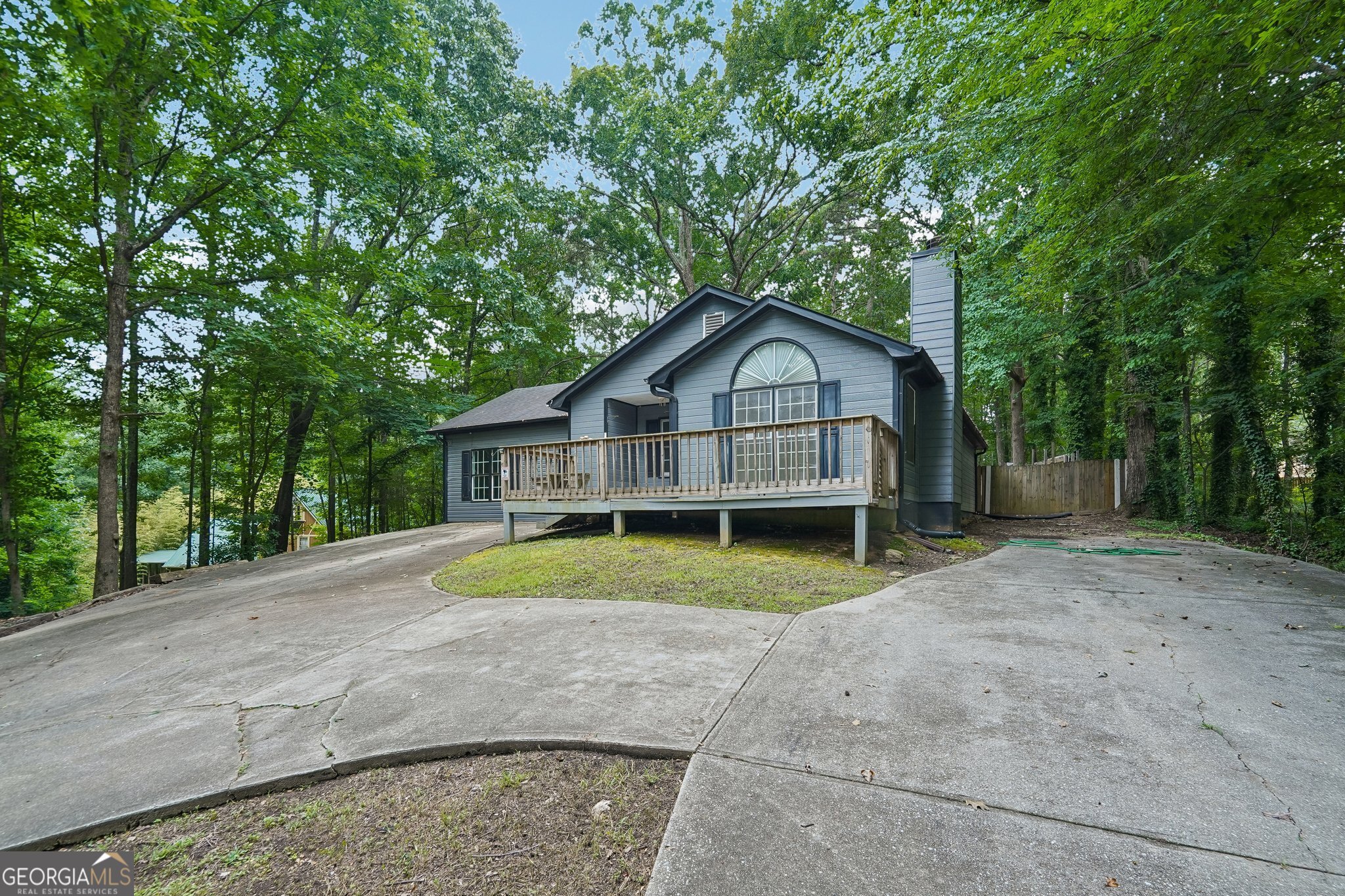 217 Rainey Brooke Drive Property Photo 3