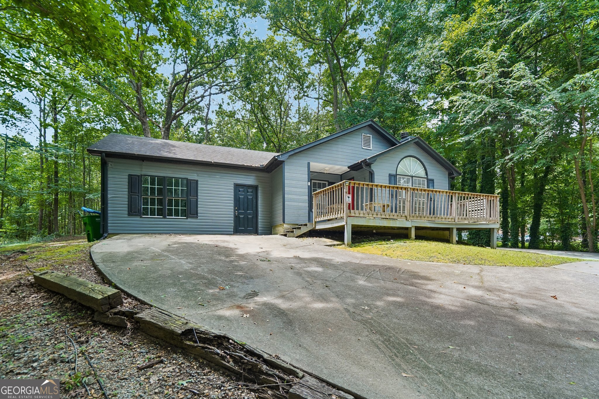 217 Rainey Brooke Drive Property Photo 4