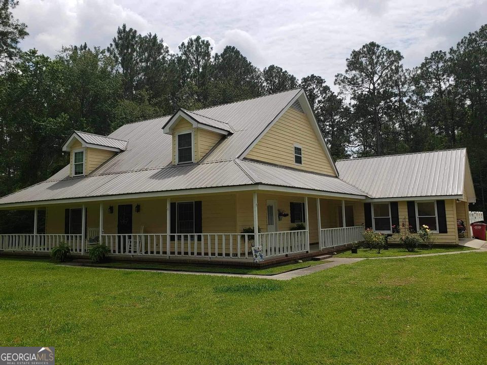 210 Pineview Avenue Property Photo 3