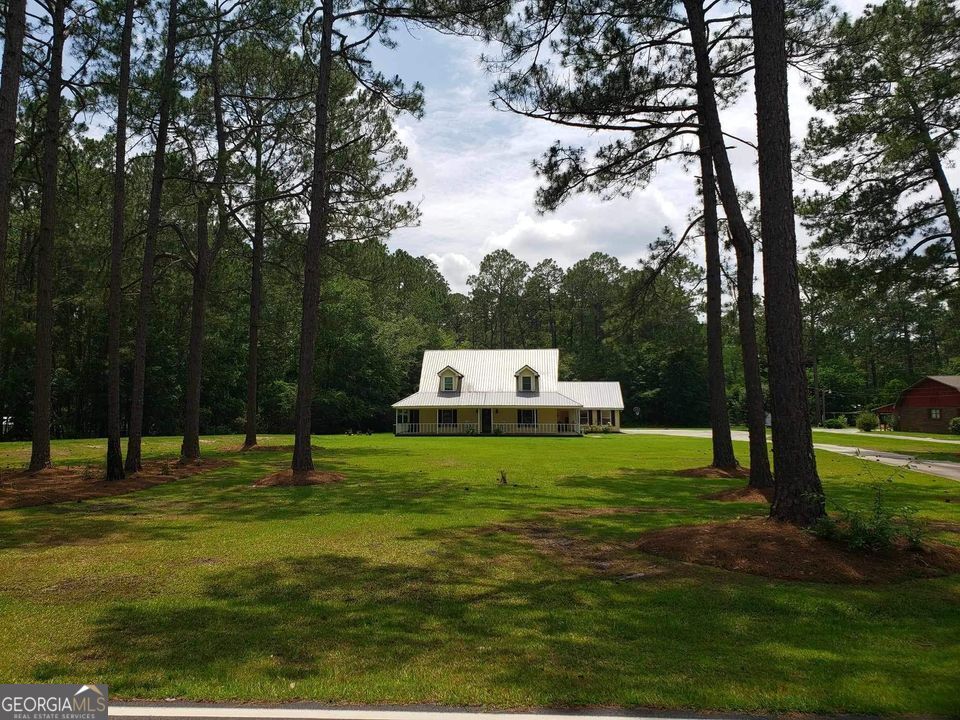 210 Pineview Avenue Property Photo 4
