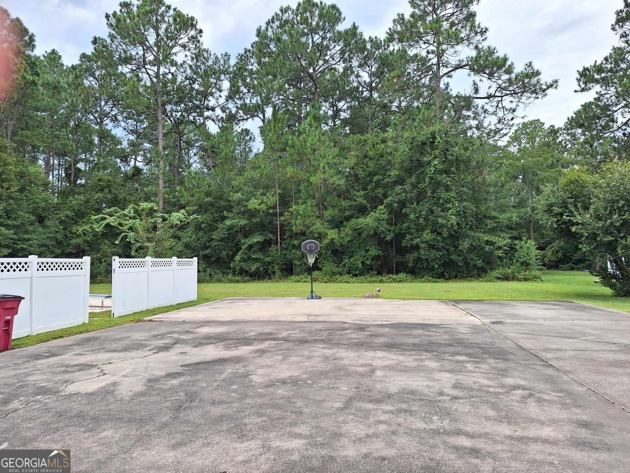 210 Pineview Avenue Property Photo 10