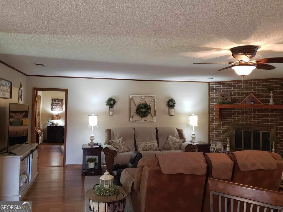 210 Pineview Avenue Property Photo 11