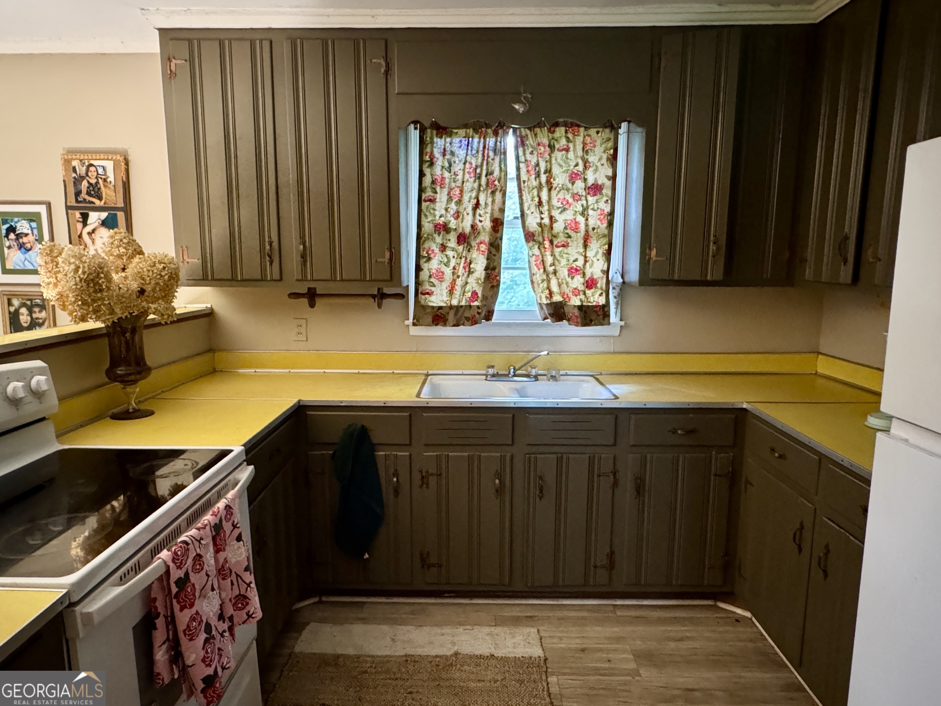 2976 Woodhaven Circle Property Photo 4