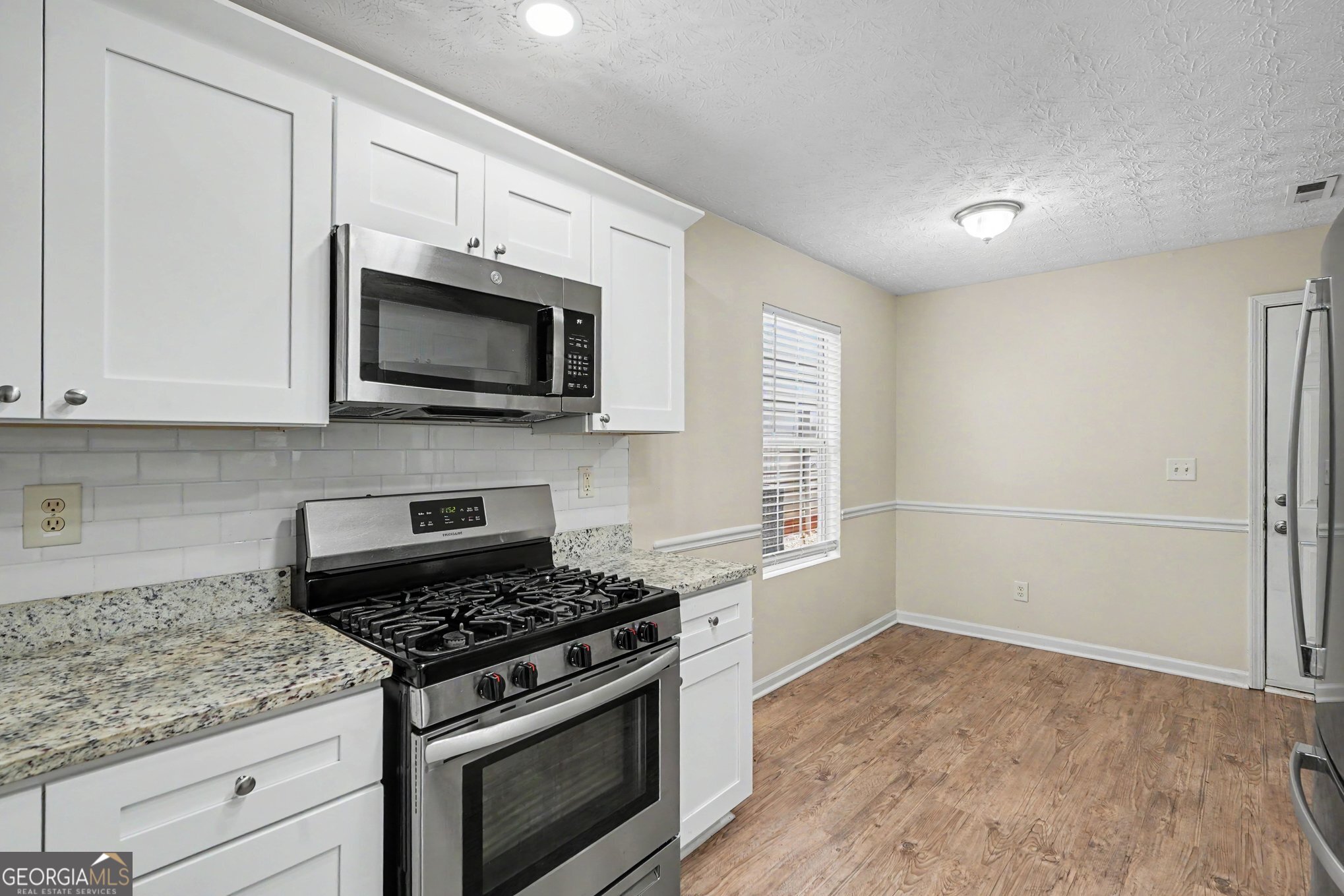 4065 Mission Way Property Photo 5