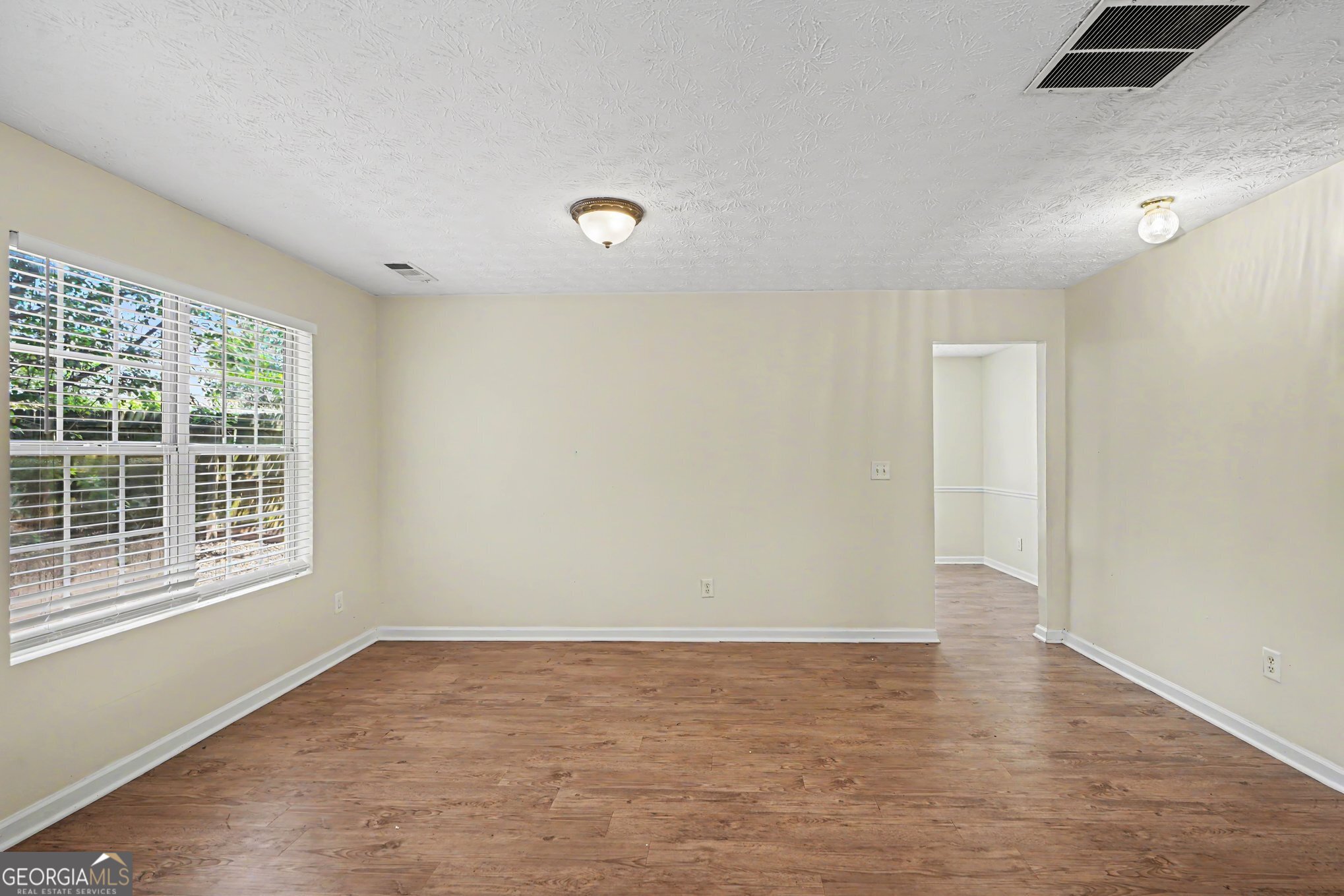 4065 Mission Way Property Photo 7