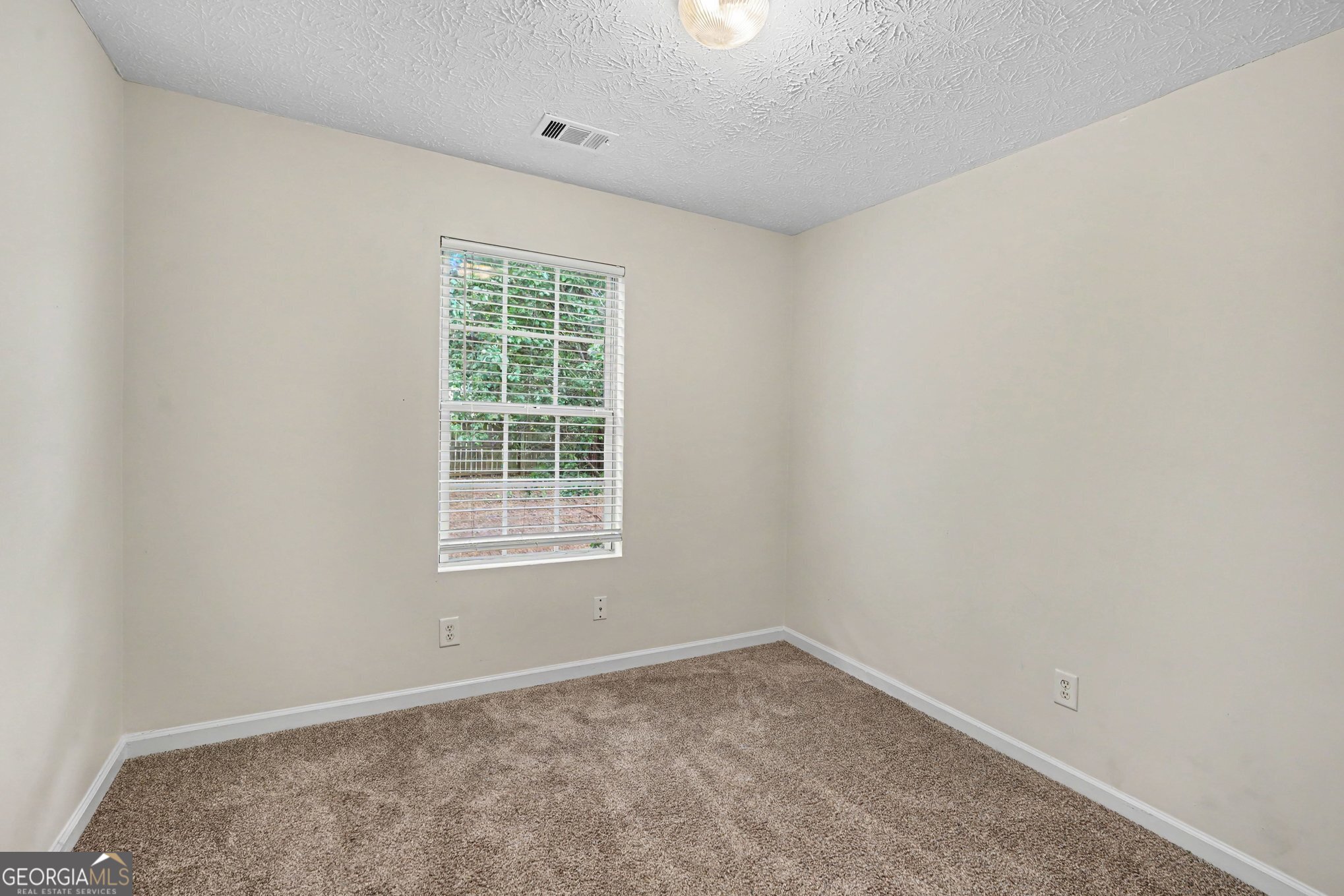 4065 Mission Way Property Photo 8