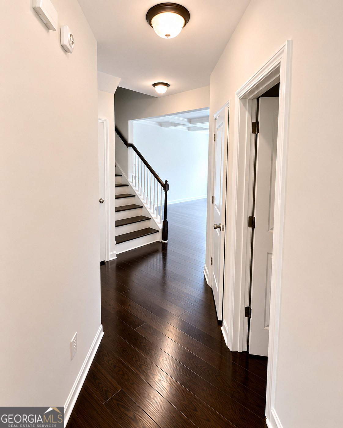 2711 Kemp Court Property Photo 3