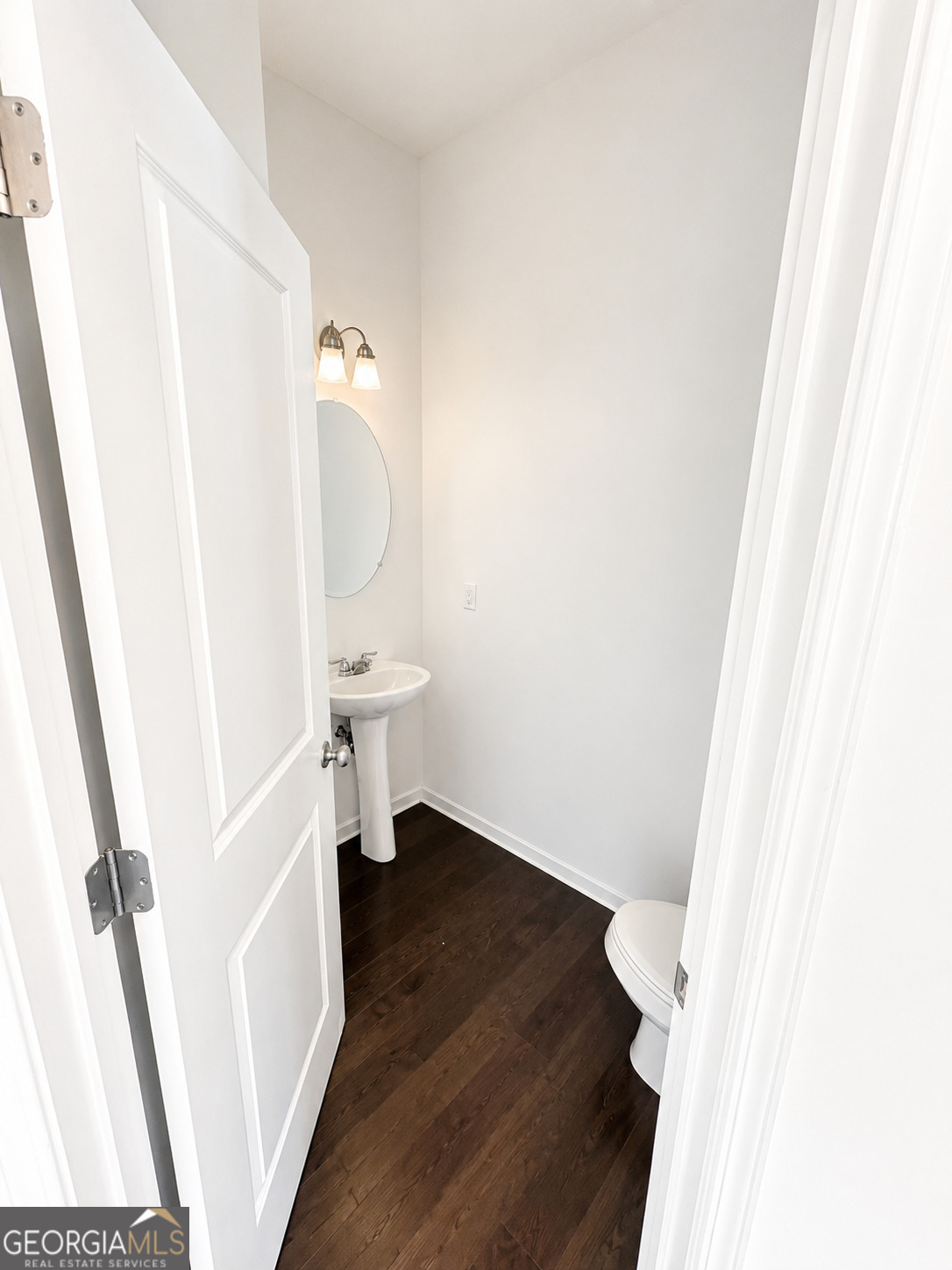2711 Kemp Court Property Photo 4