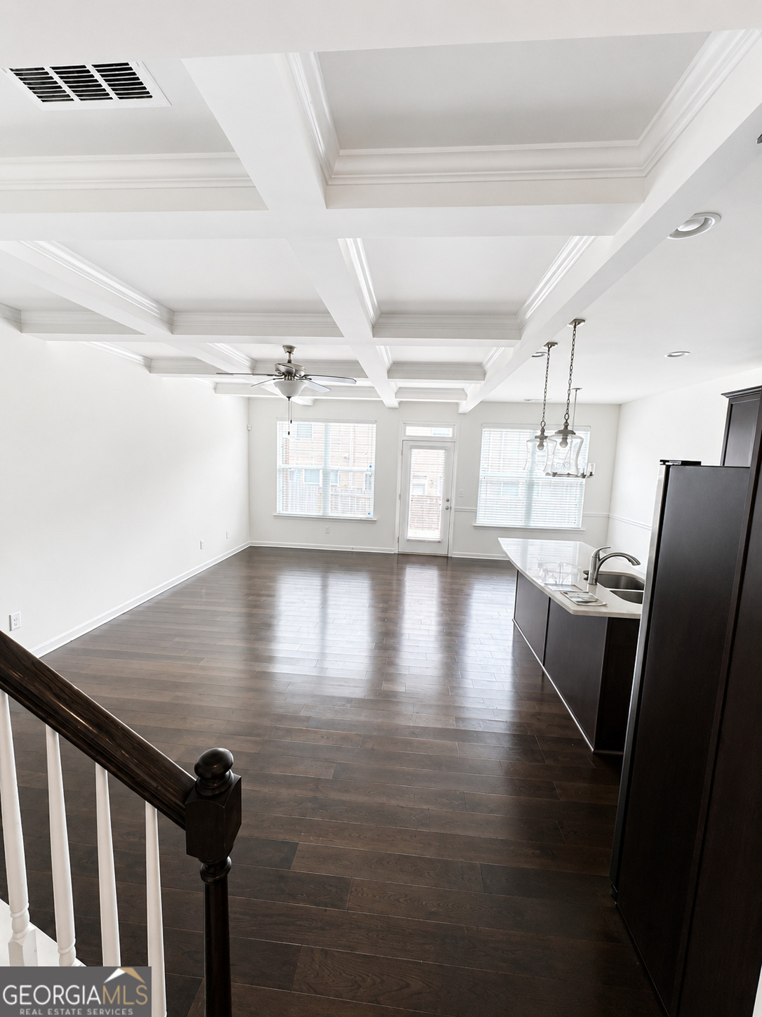 2711 Kemp Court Property Photo 6