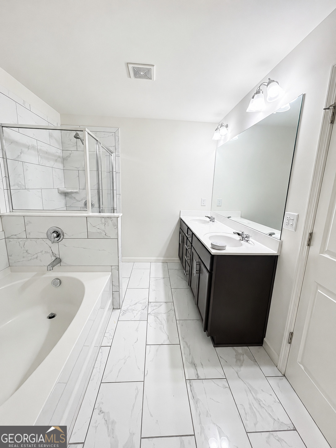 2711 Kemp Court Property Photo 22
